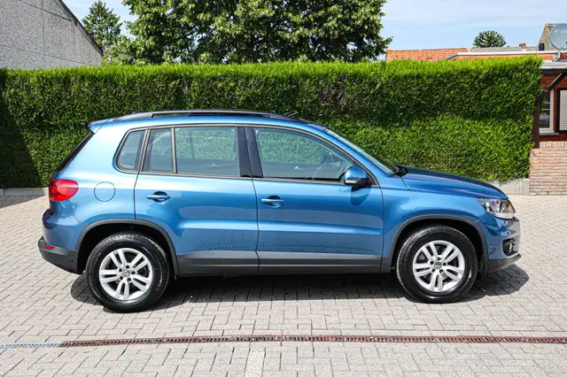 Volkswagen Tiguan view 4