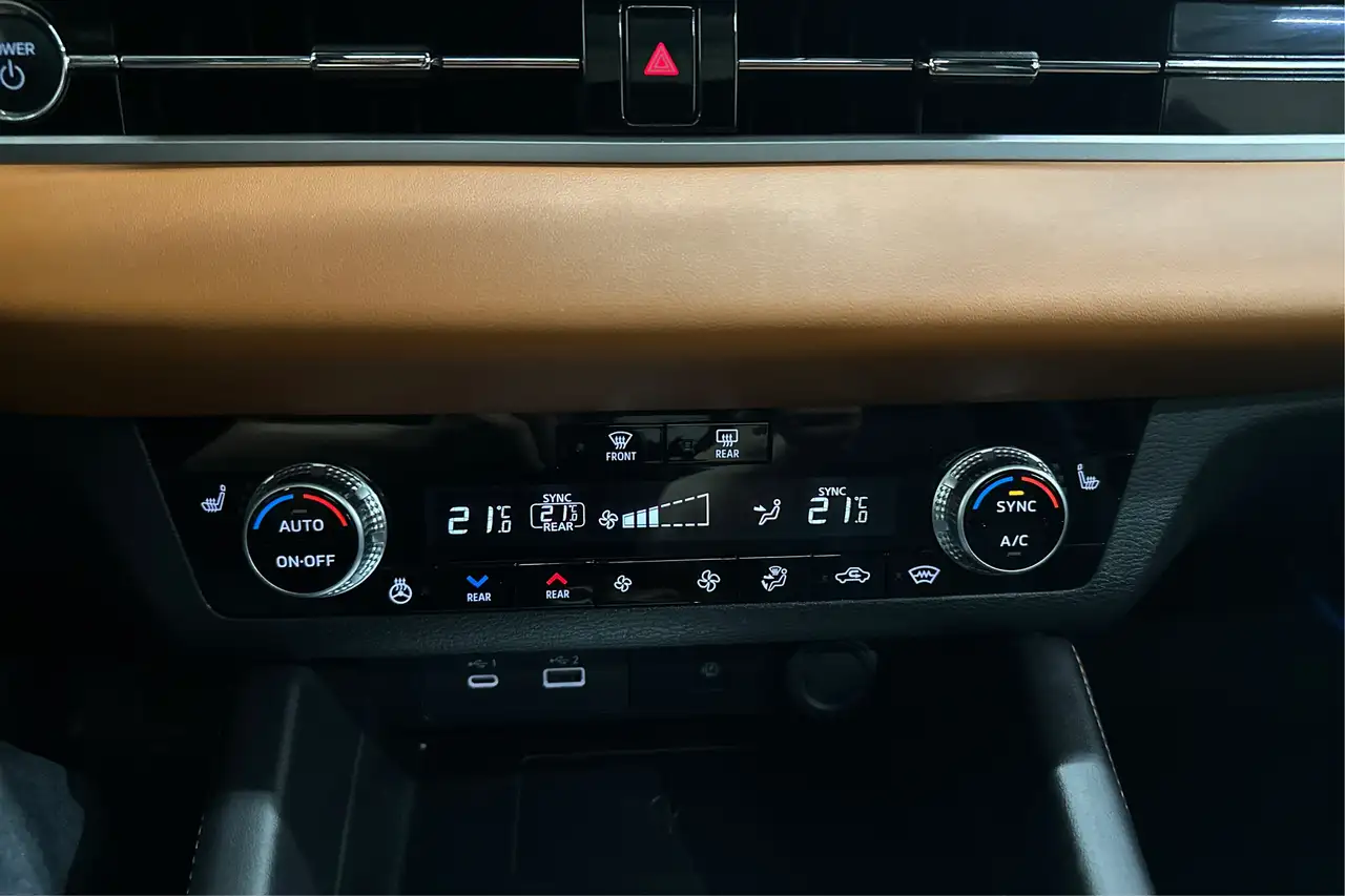 Mitsubishi Outlander снимка Mitsubishi Outlander