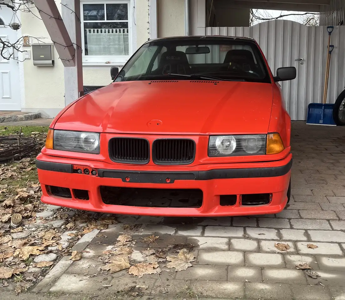 BMW 325i, foto 2