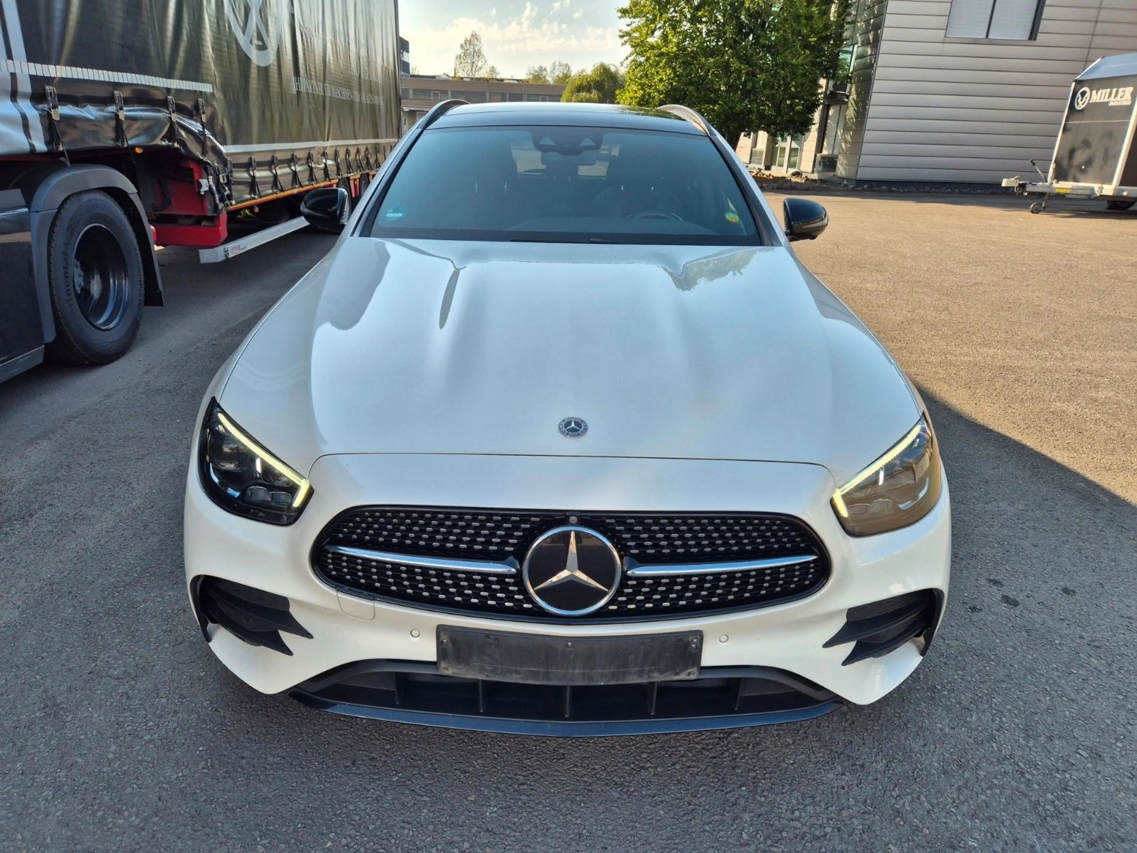 Mercedes-Benz E 400 d E T-Modell 4Matic AMG Line — photo 2
