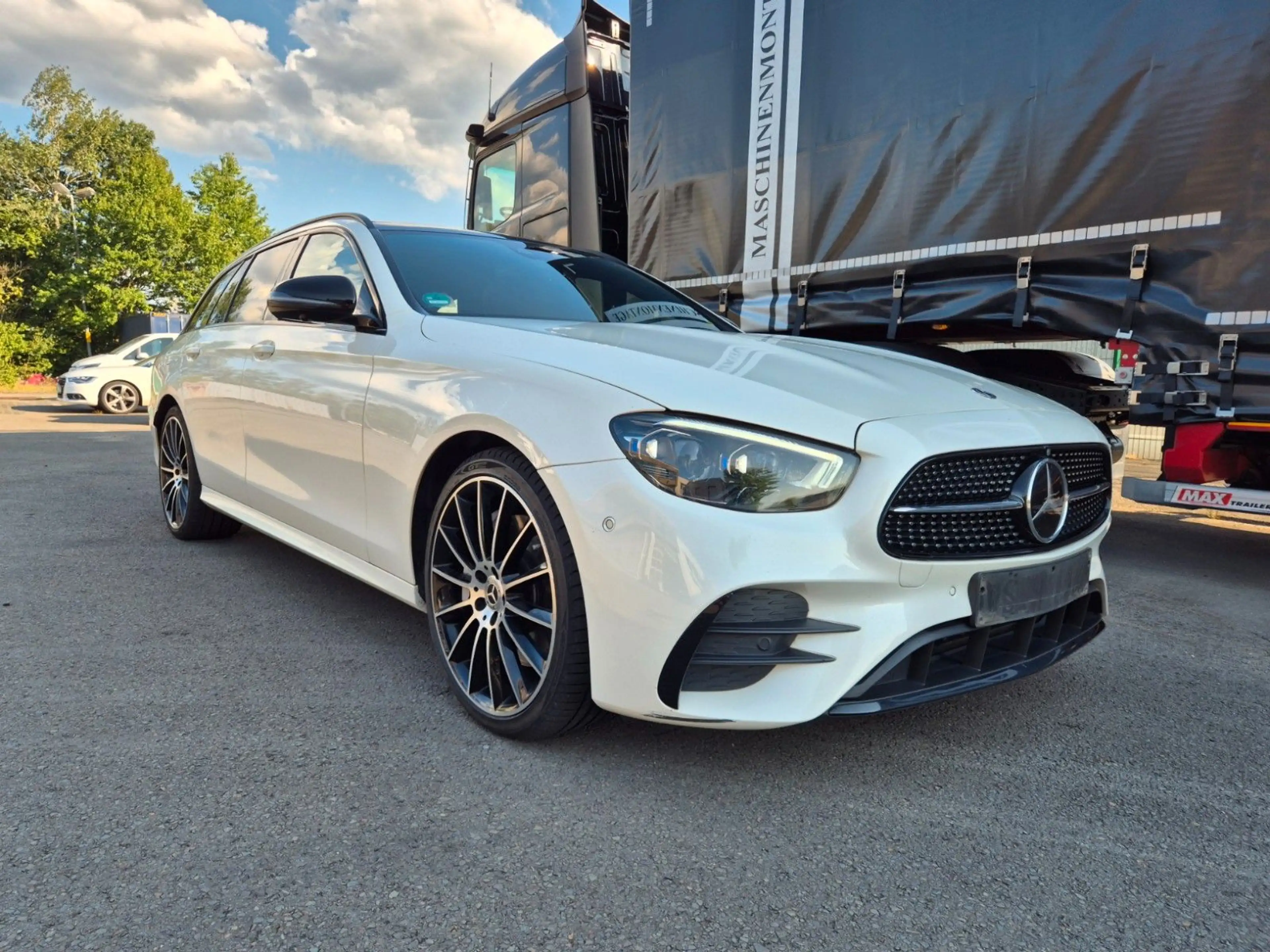 Mercedes-Benz E 400 d E T-Modell 4Matic AMG Line — photo 3