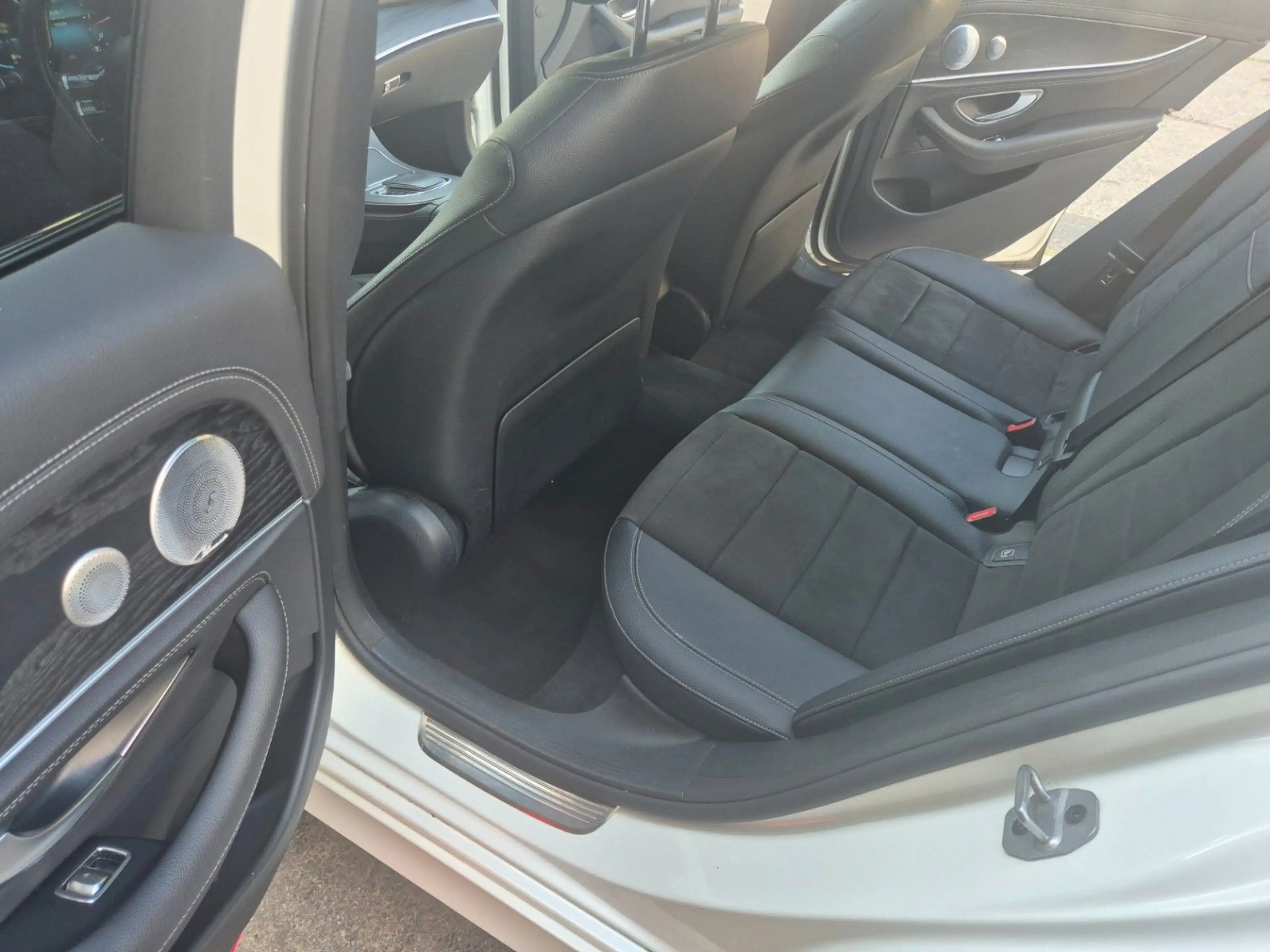 Mercedes-Benz E 400 d E T-Modell 4Matic AMG Line — photo 12