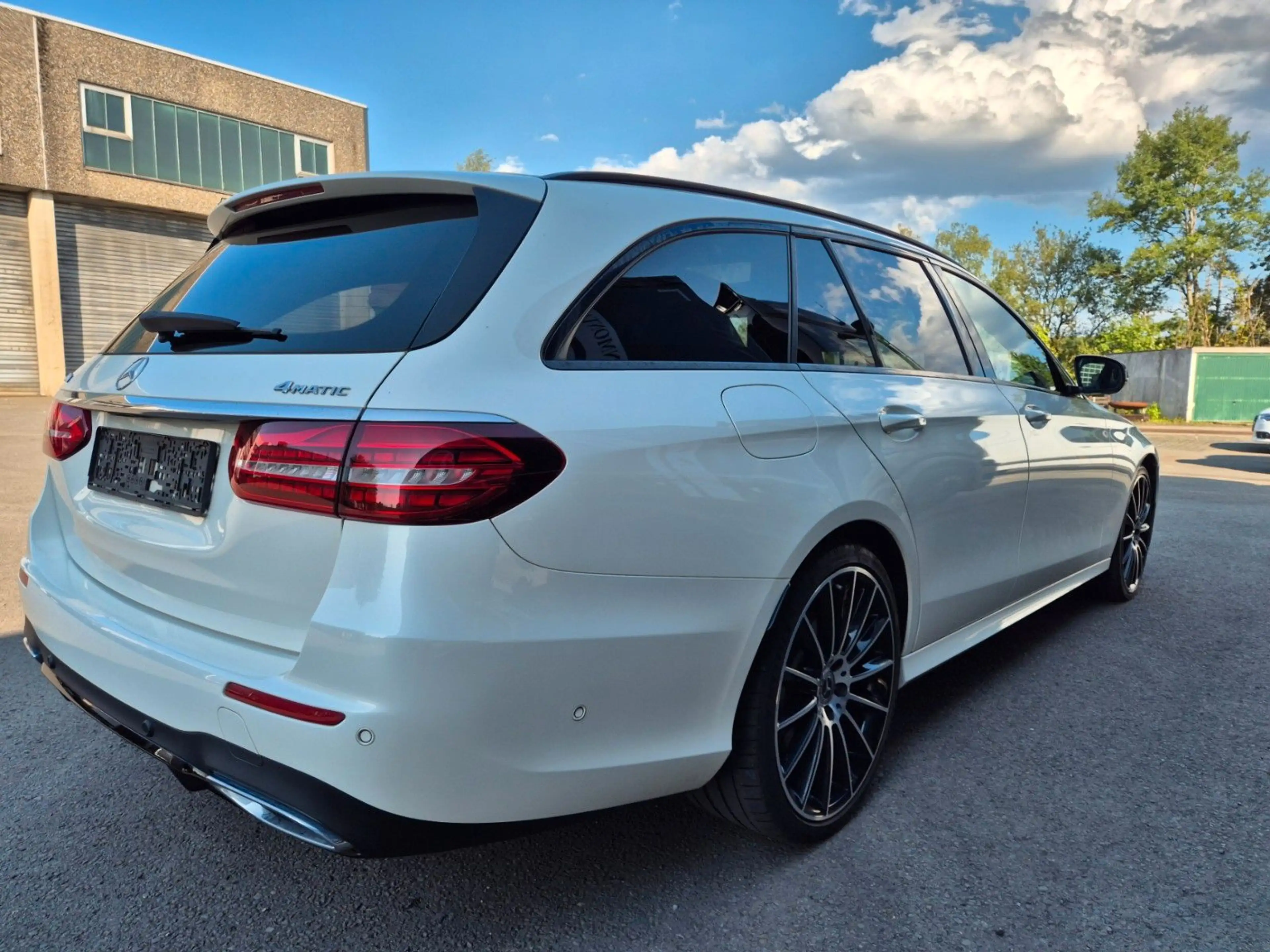 Mercedes-Benz E 400 d E T-Modell 4Matic AMG Line — photo 5
