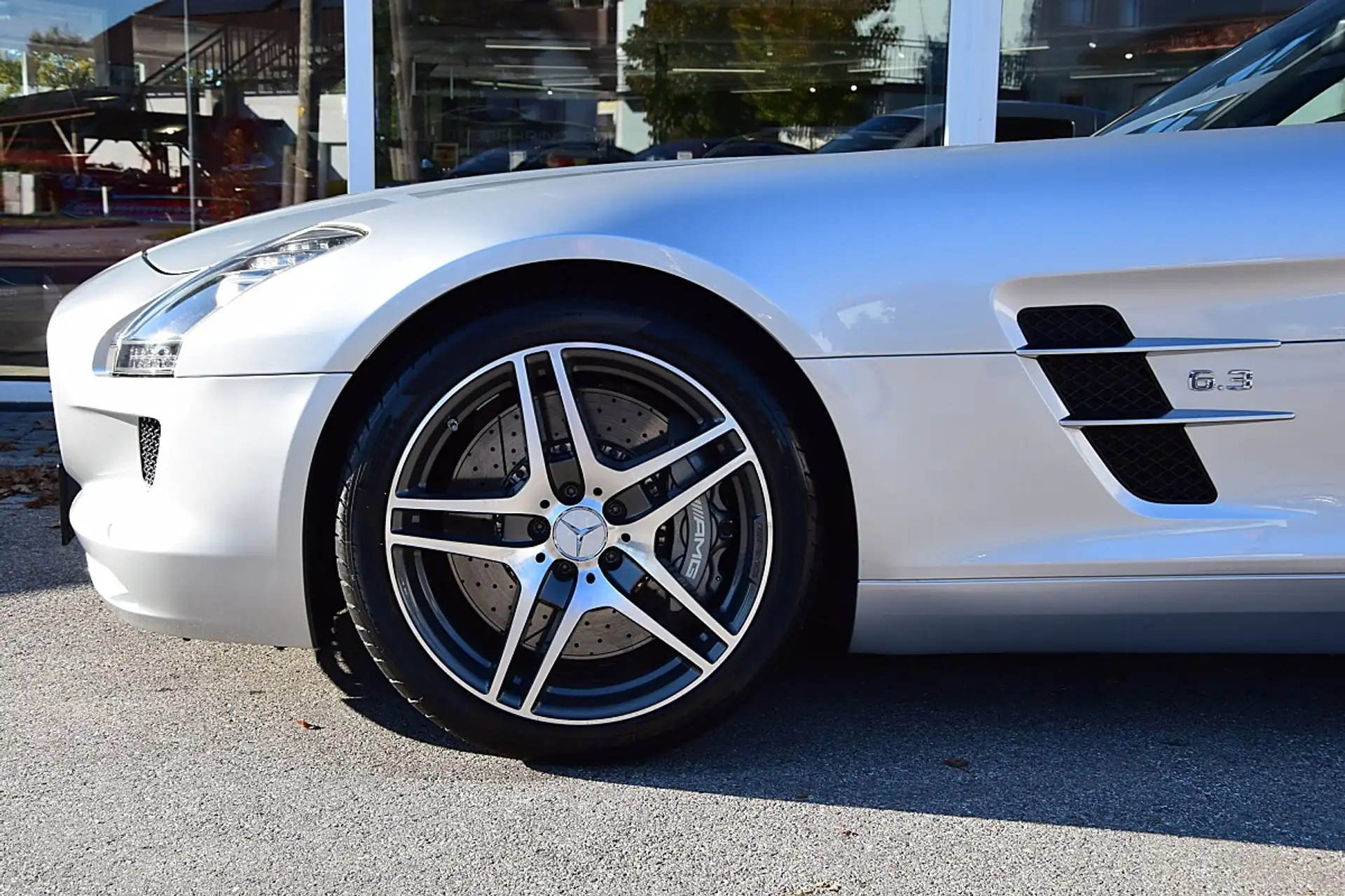 벤츠 SLS AMG 2011 은색 사진 5