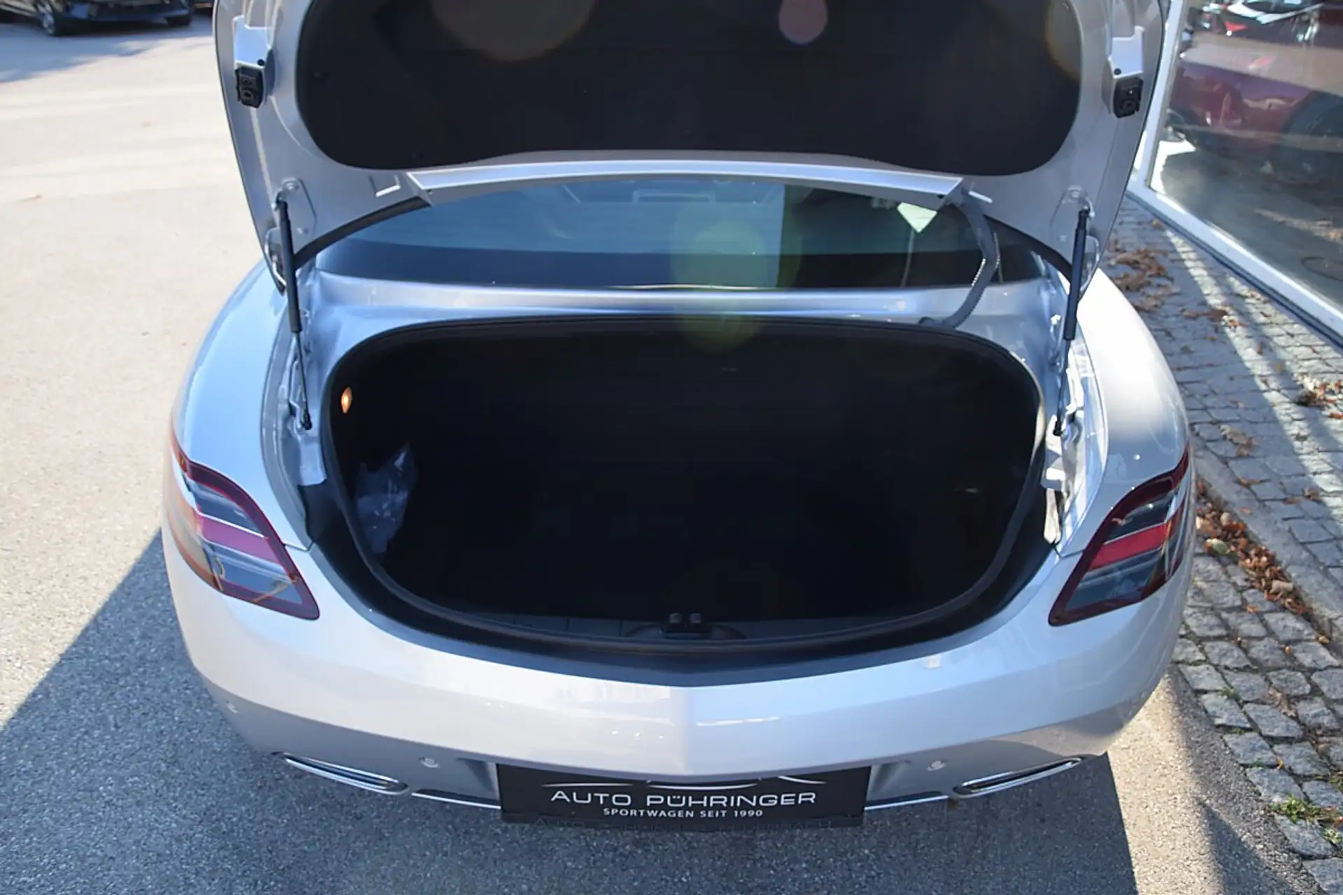 벤츠 SLS AMG 2011 은색 사진 4
