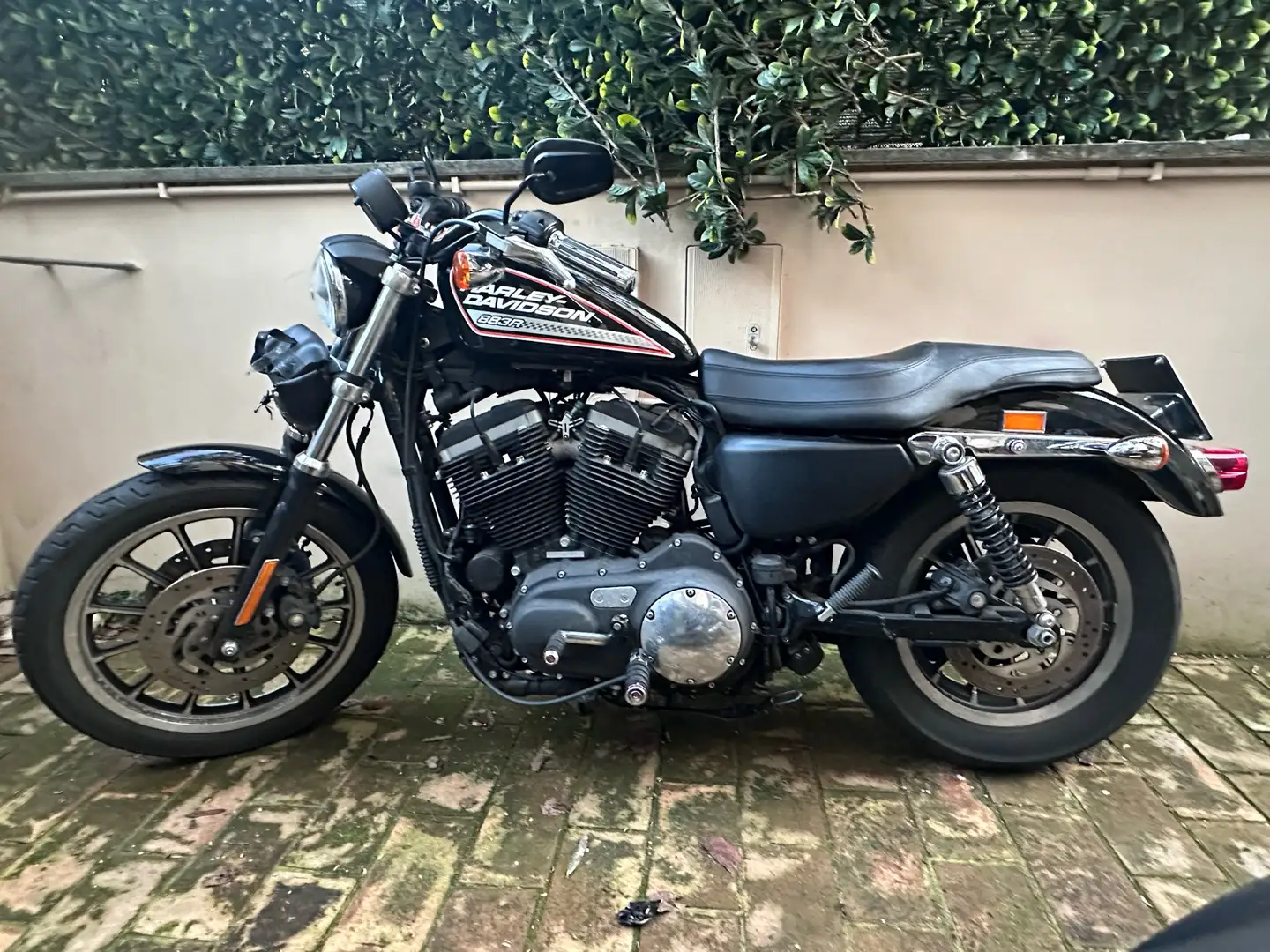 Harley-Davidson Sportster XL 883 R - 1