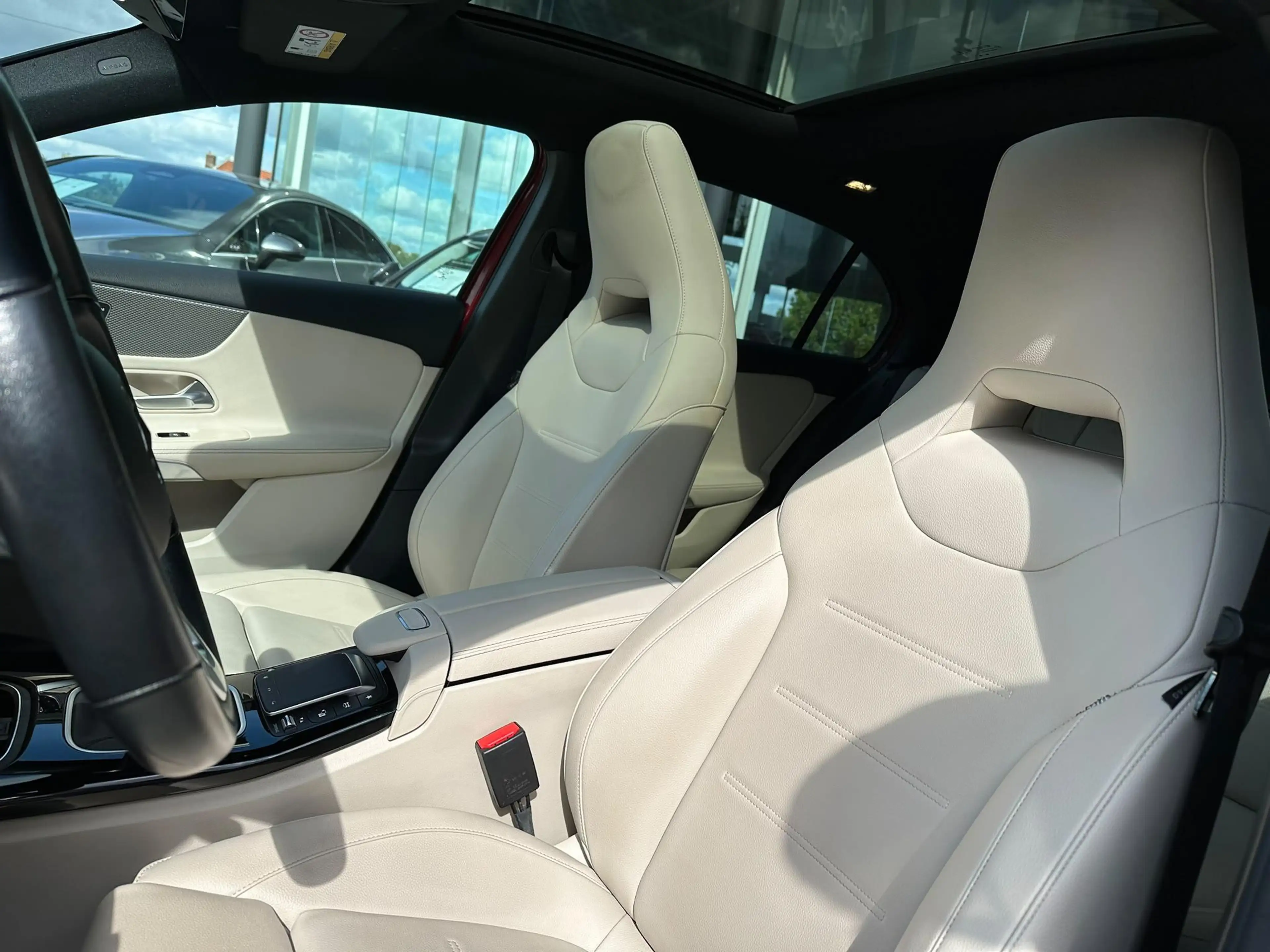 Mercedes-Benz A 180 A — photo 11