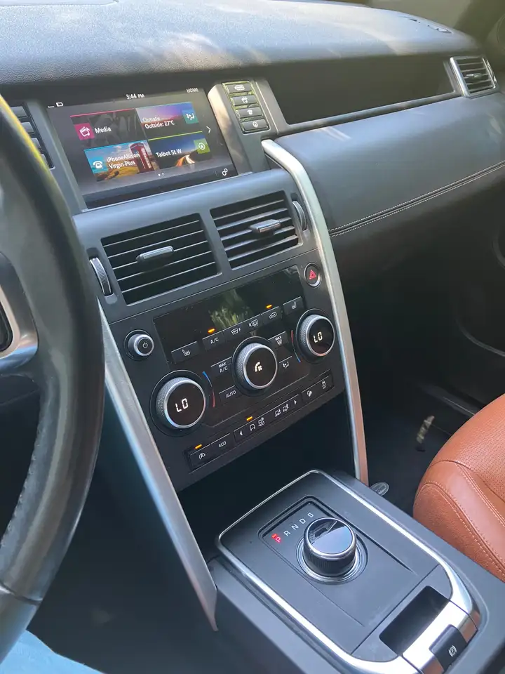 Land Rover Discovery Sport снимка Land Rover Discovery Sport
