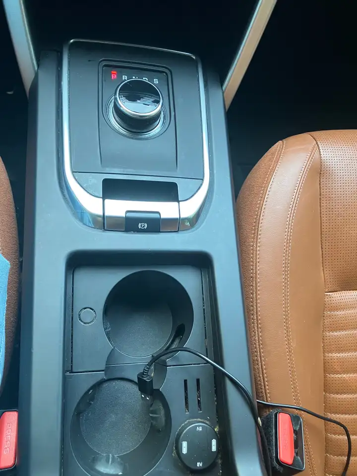 Land Rover Discovery Sport снимка Land Rover Discovery Sport