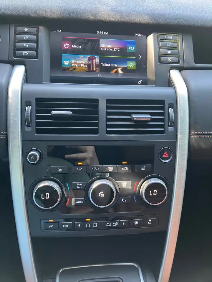 Land Rover Discovery Sport снимка Land Rover Discovery Sport