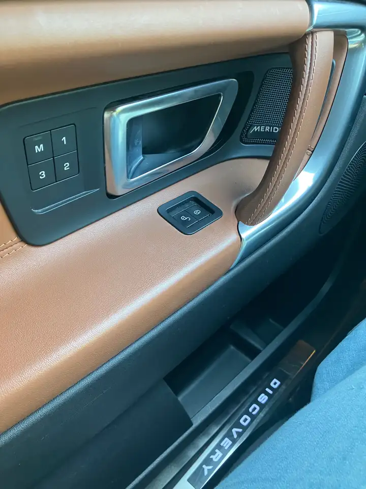 Land Rover Discovery Sport снимка Land Rover Discovery Sport