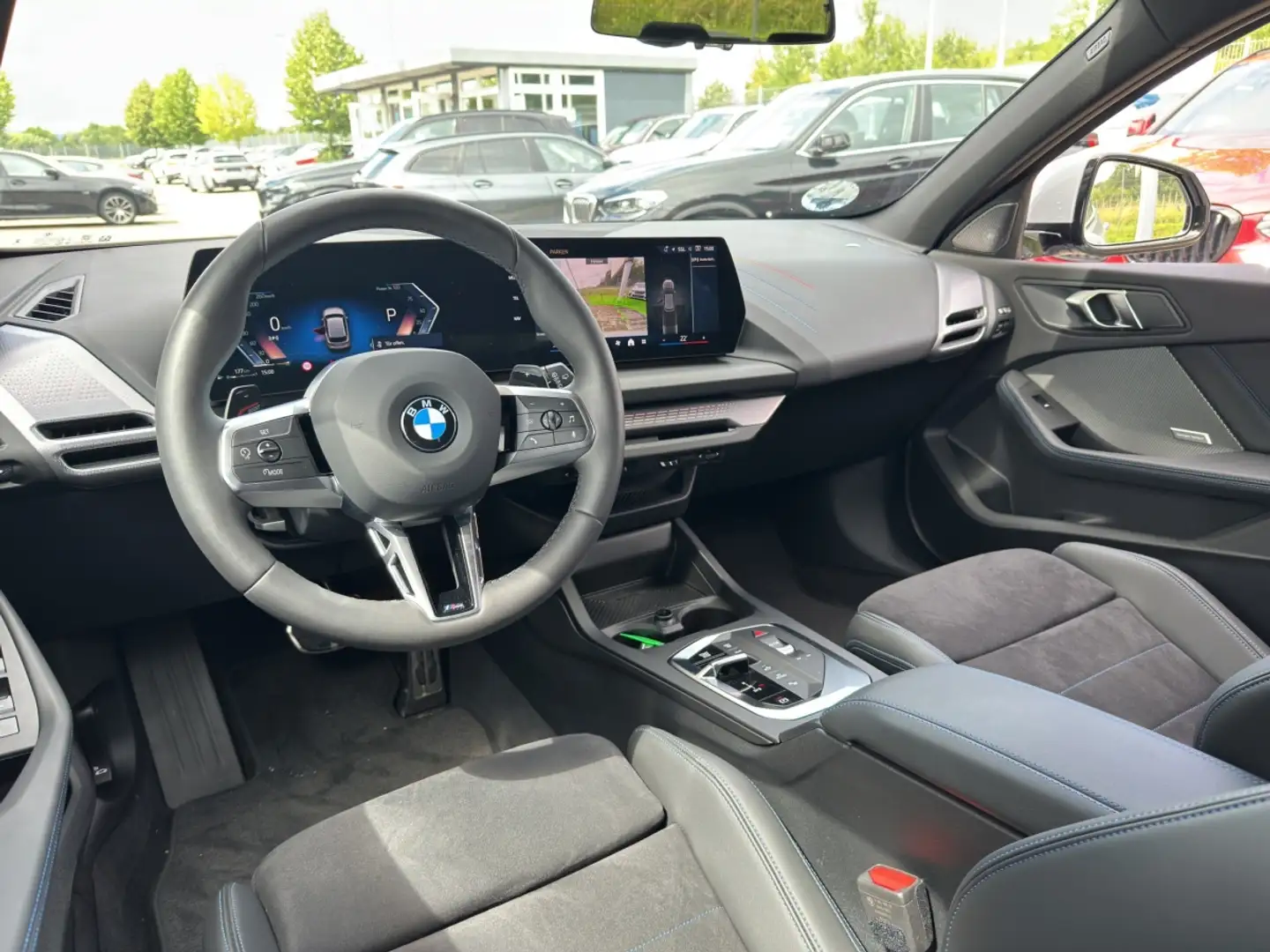 BMW 120 Limousine M Sport H&K Lenkradhei. Komfortzu. Grau - 2