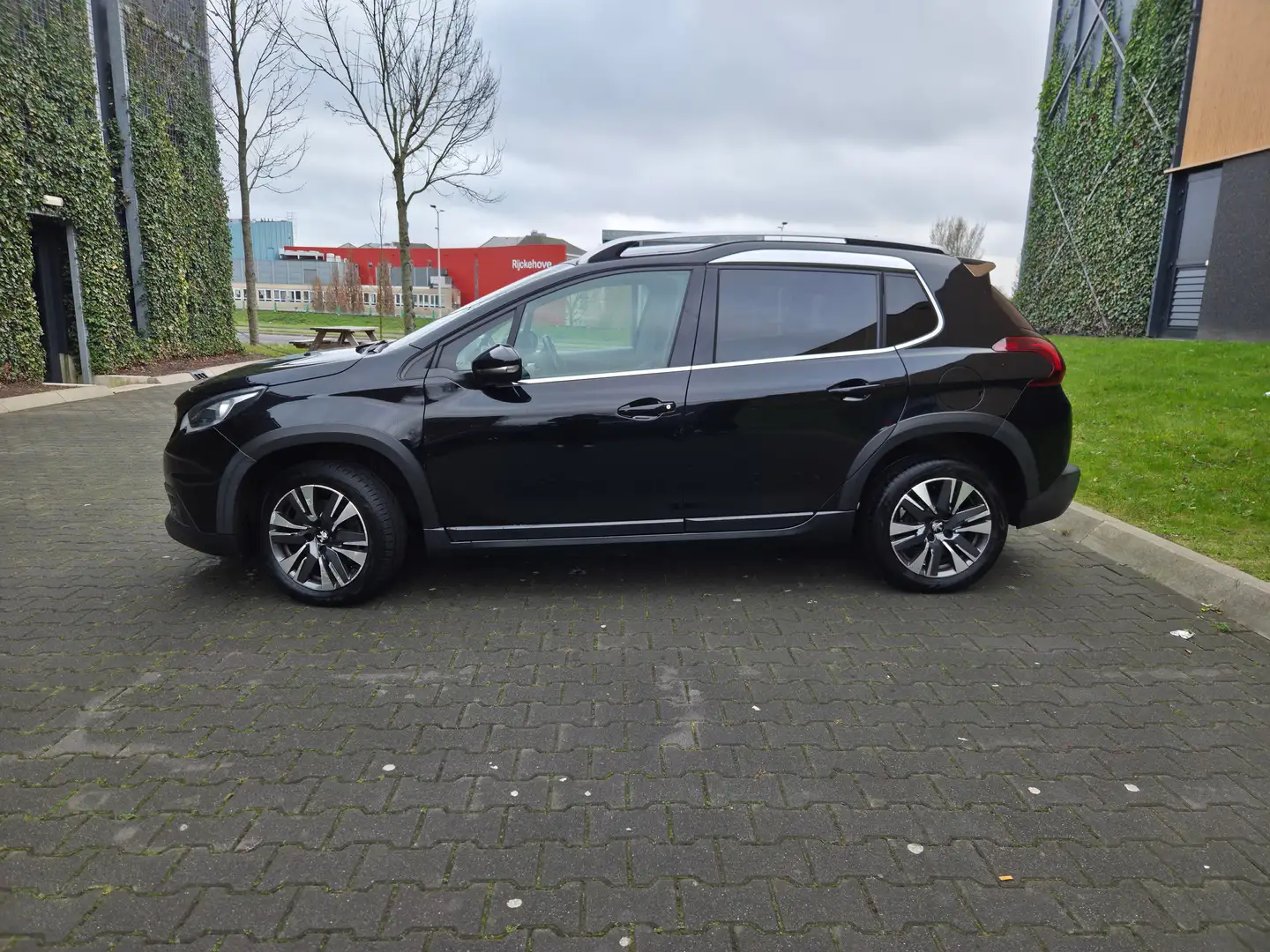 Peugeot 2008 2008 1.2 PT BL Executive Zwart - 2