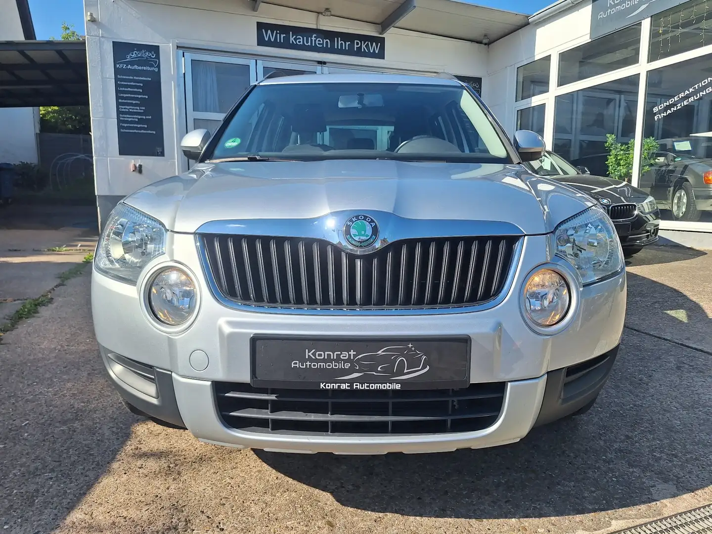 Skoda Yeti 1.2 TSI Active PLUS EDITION Silber - 2