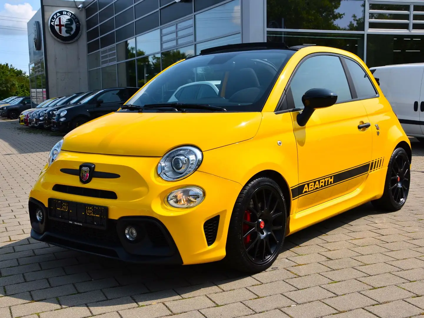 Abarth 595C 595 Cabrio Competizione Automatik 179PS Gelb - 2