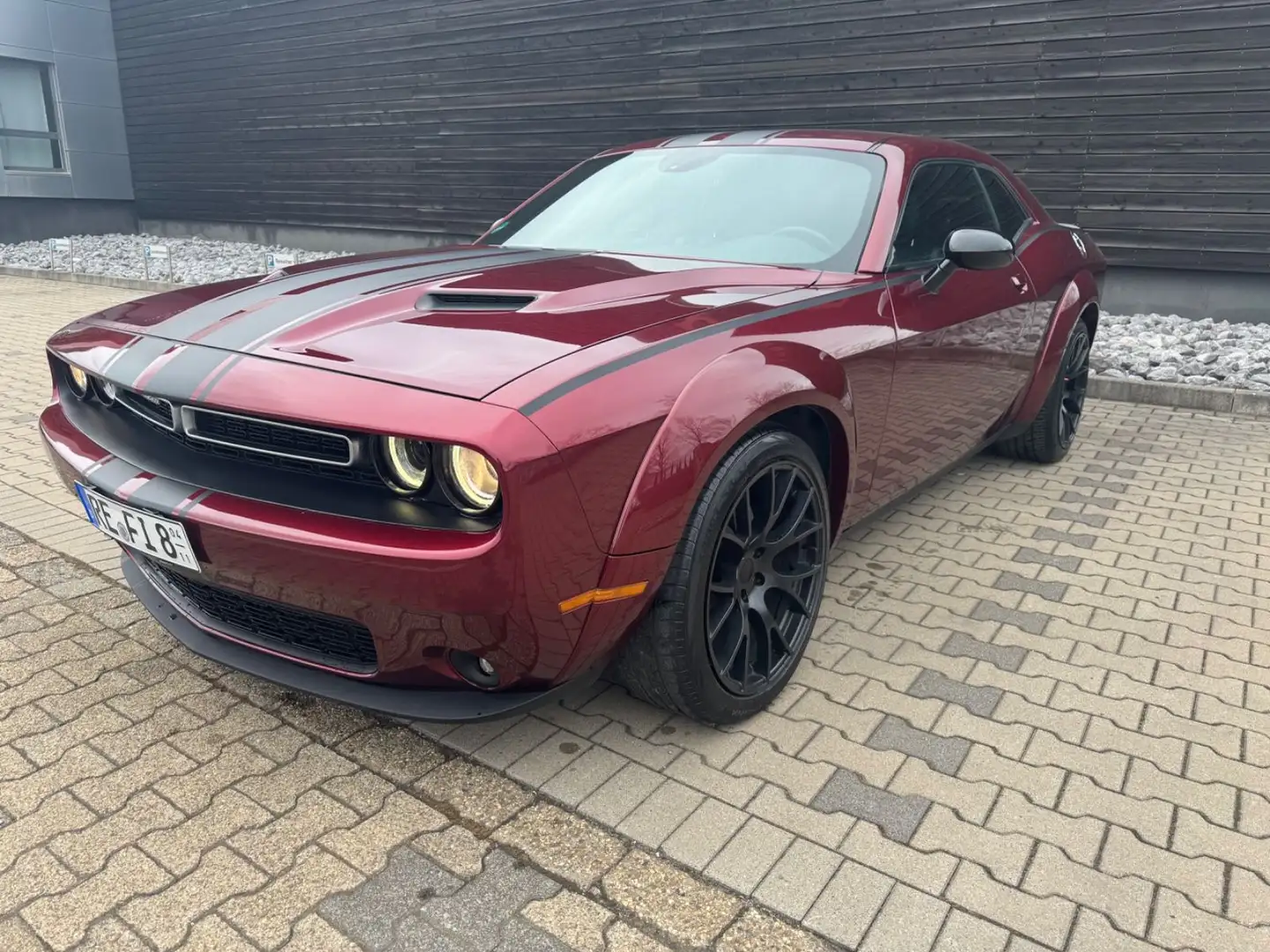 Dodge Challenger Premium - 1