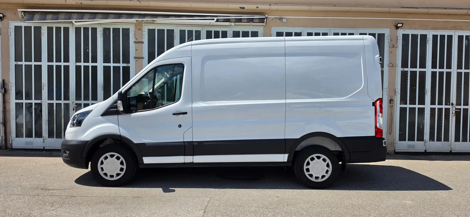 Ford Transit Kasten 2,0 EcoBlue L2H2 Trend *AHK*PDC*Klima* Weiß - 2