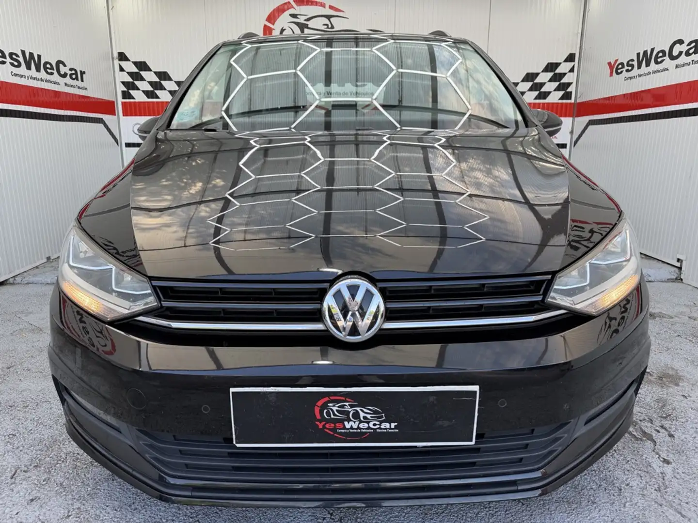 Volkswagen Touran 1.6TDI Business and Navi Edition 85kW Negro - 2