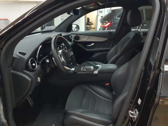Mercedes-Benz GLC view 4