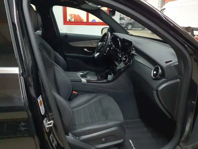 Mercedes-Benz GLC view 5