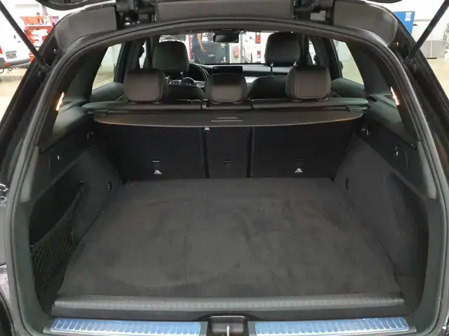 Mercedes-Benz GLC view 12