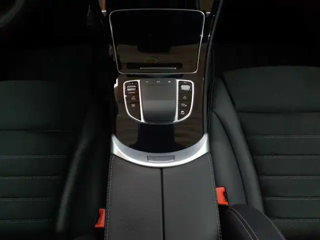 Mercedes-Benz GLC view 7