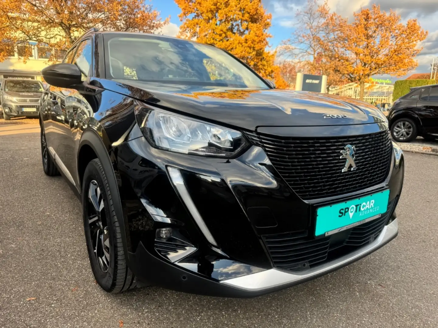 Peugeot 2008 e- Allure Elektromotor 136 Navi digitales Cockpit Noir - 2