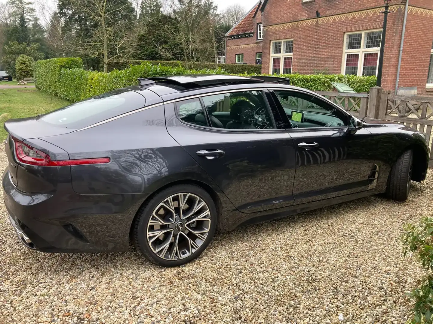 Kia Stinger Stinger 2.0 T-GDI GT-Line Pano Dealer Head-up Grau - 2