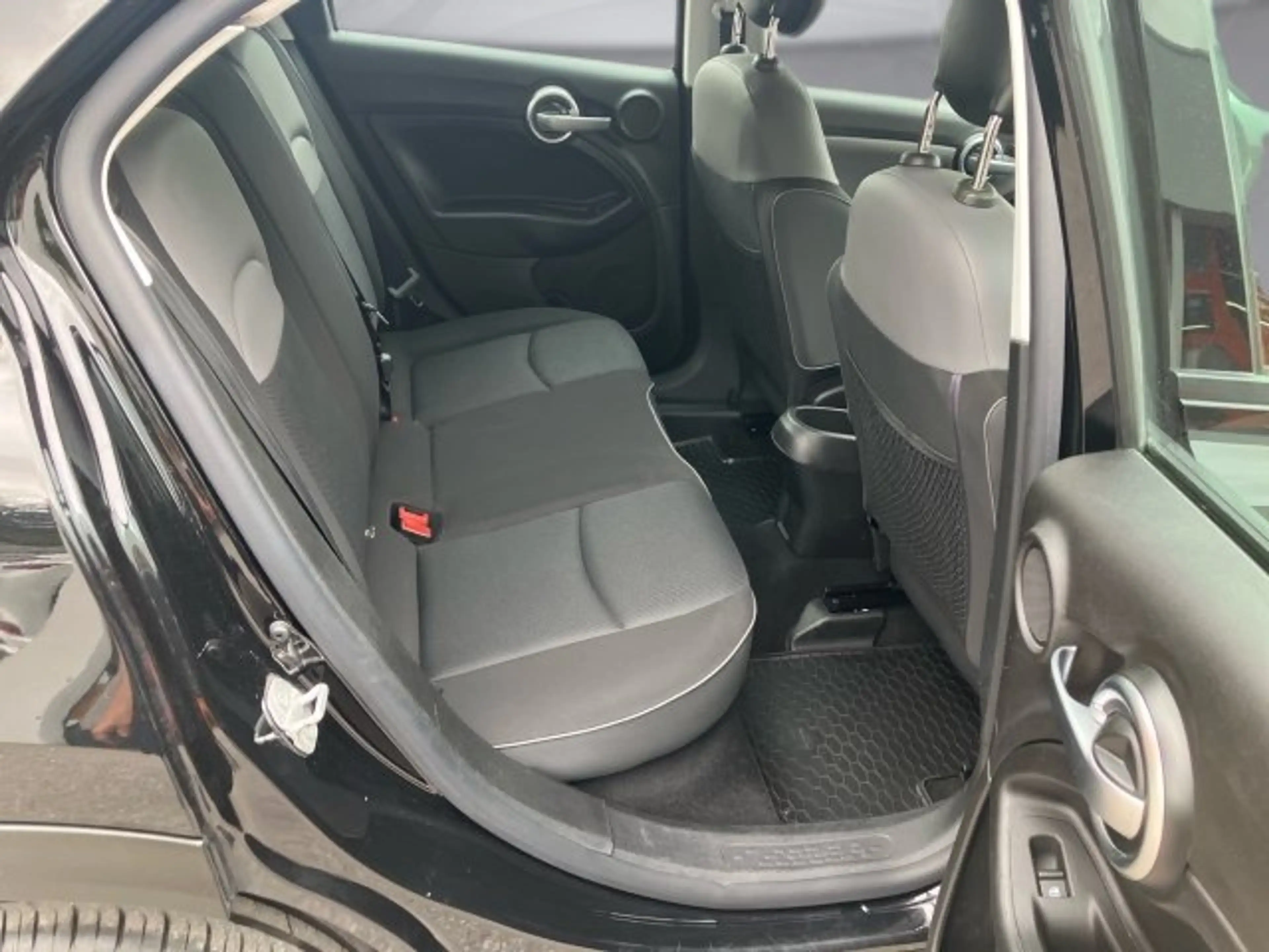 Fiat 500X 1,6 e-torQ City Look Pop — photo 12