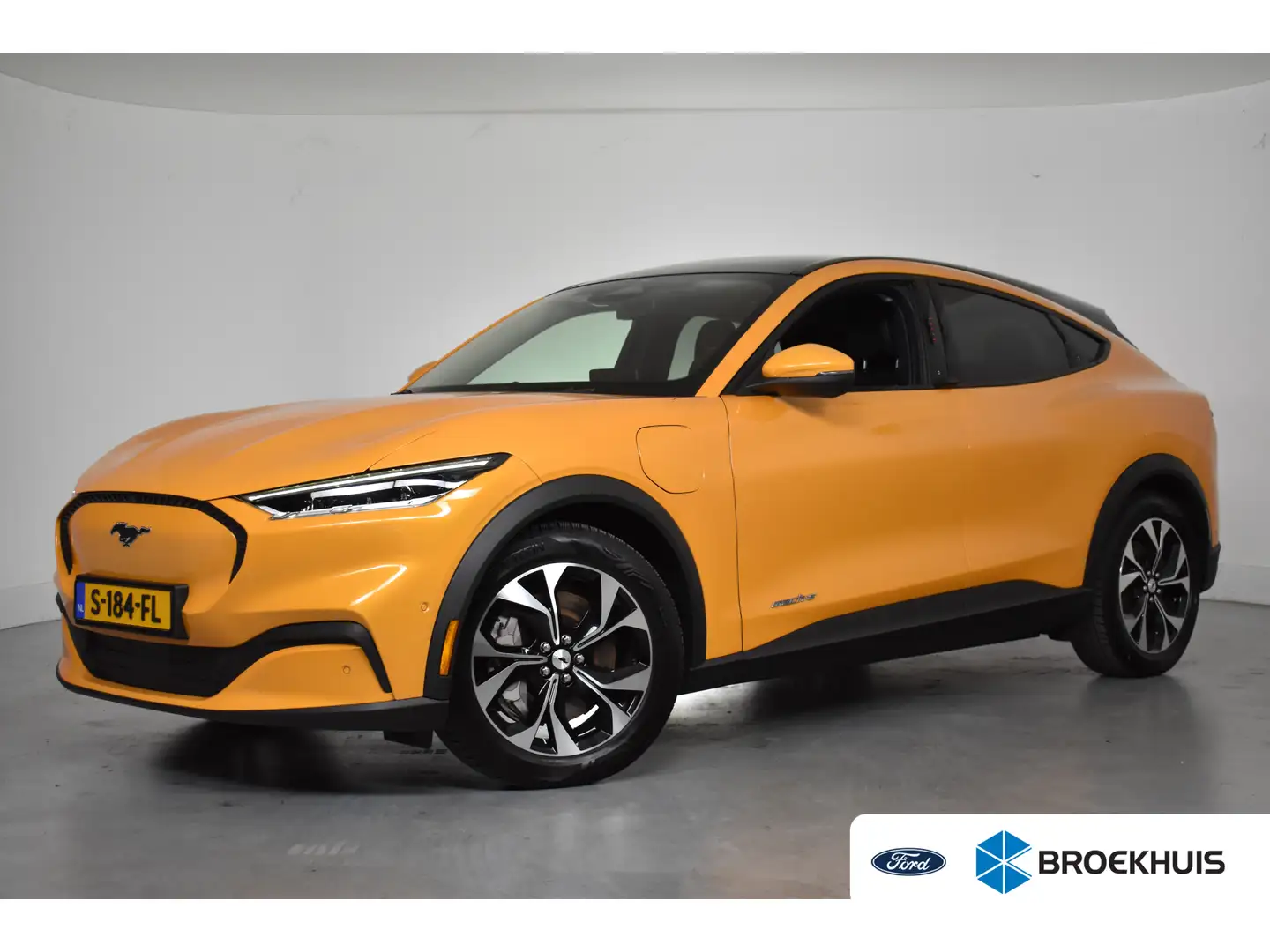 Ford Mustang Mach-E RWD 75 kWh | Dealer Onderhouden! | LED | Leder | B Orange - 1