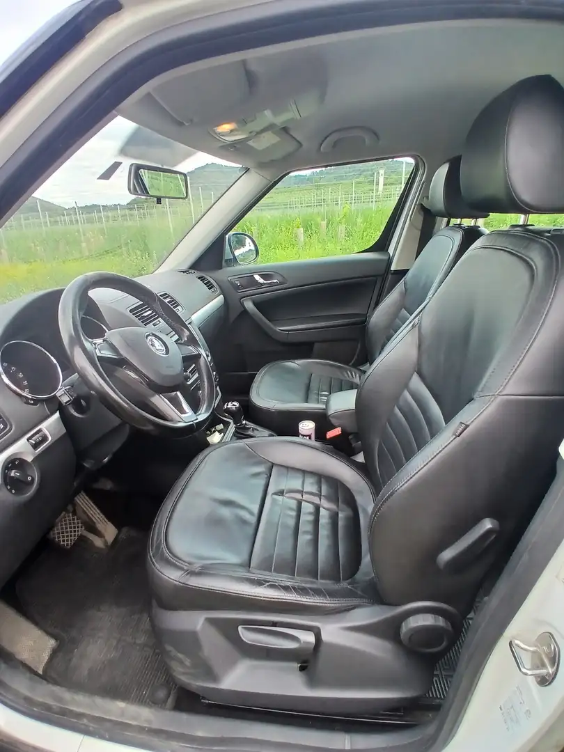 Skoda Yeti Yeti Outdoor Active Green tec 1,6 TDI DSG Outdoor Active Weiß - 2