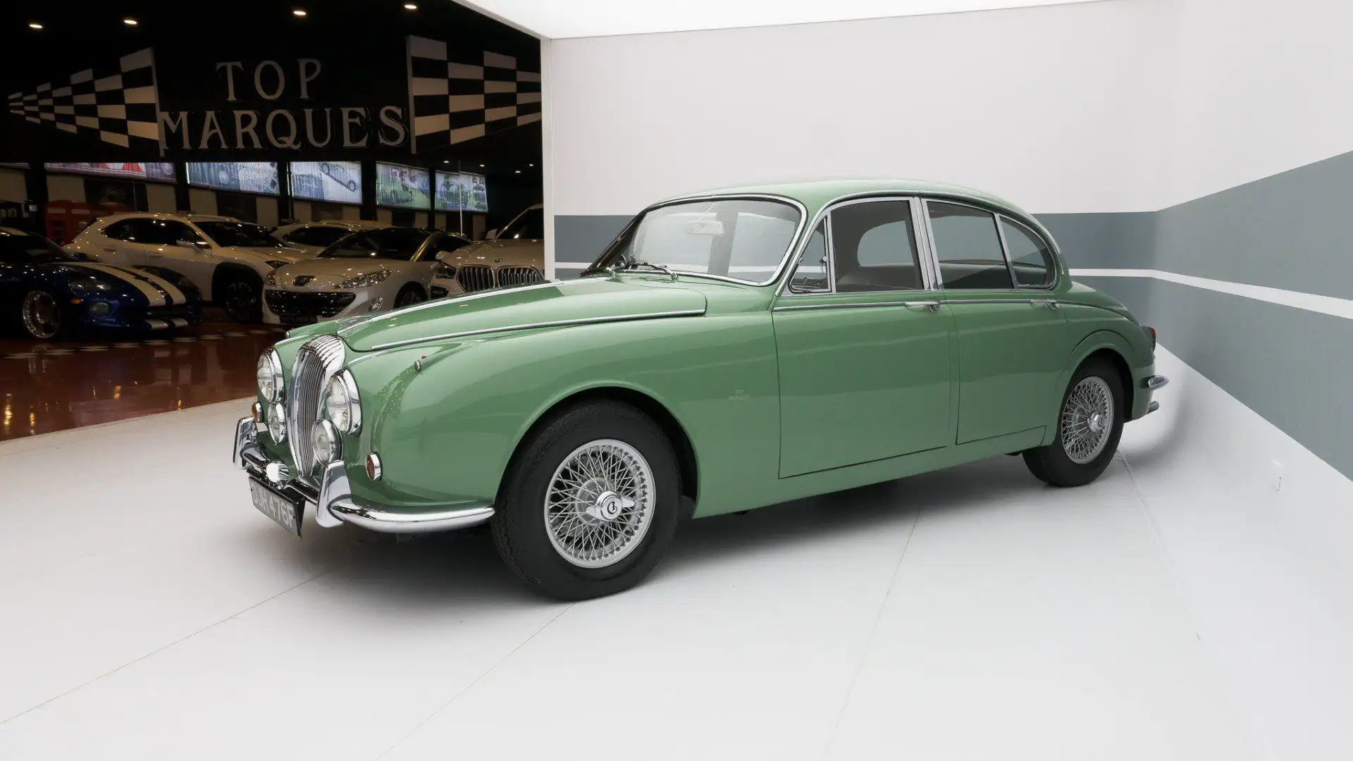 Daimler Sovereign 250 V8 Grün - 1