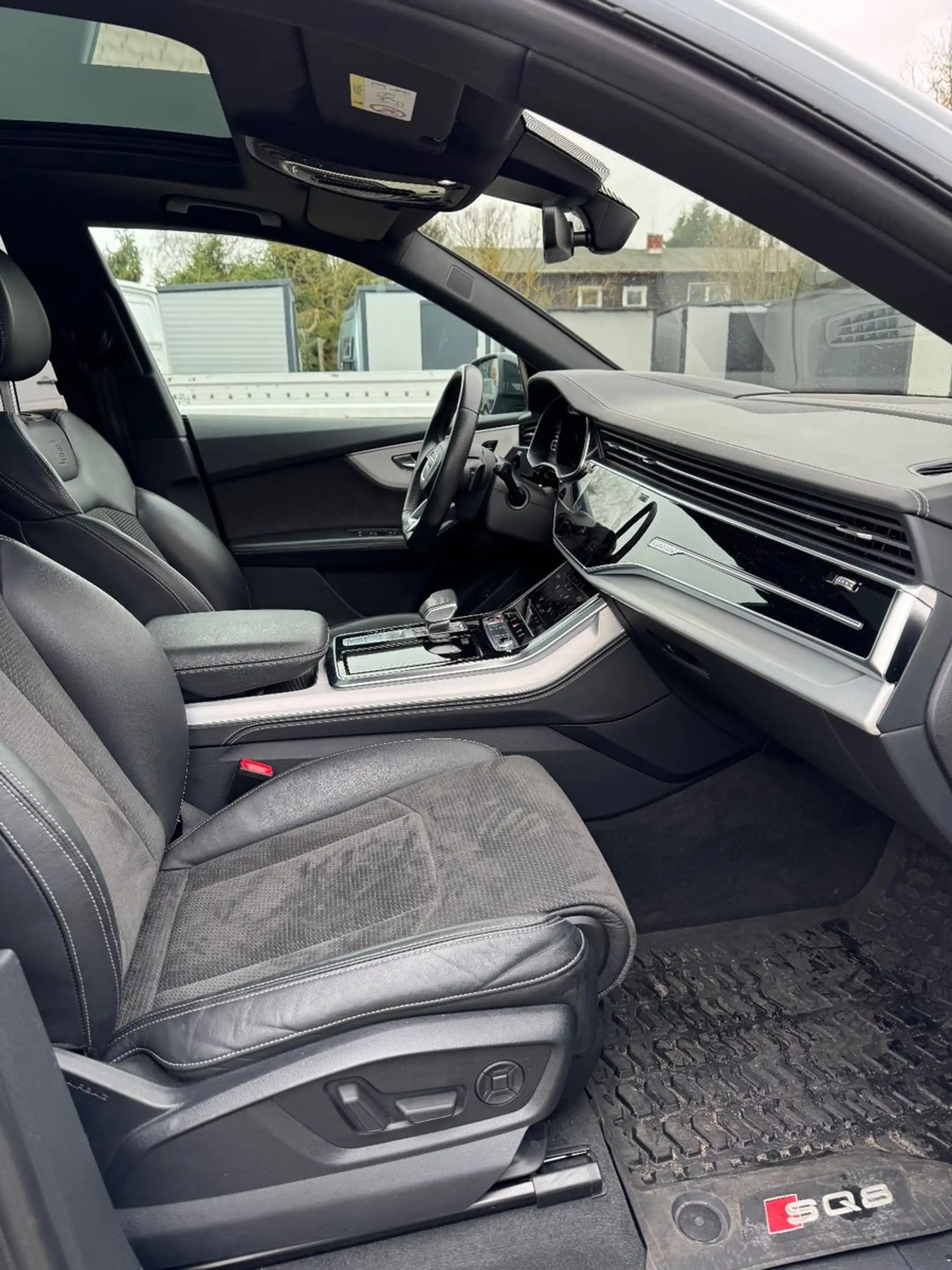 Audi SQ8 4.0 TDI quattro — photo 9
