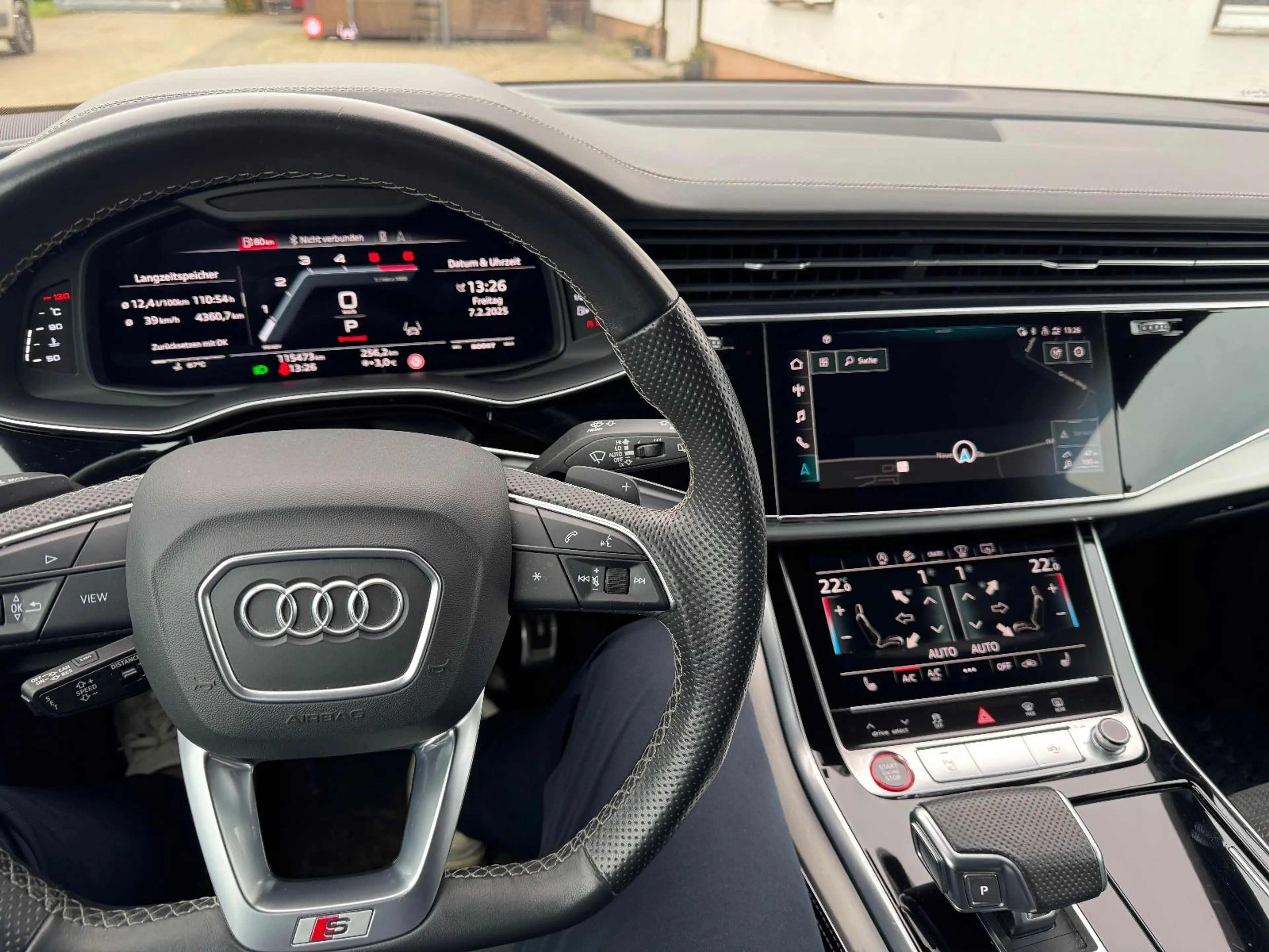 Audi SQ8 4.0 TDI quattro — photo 10