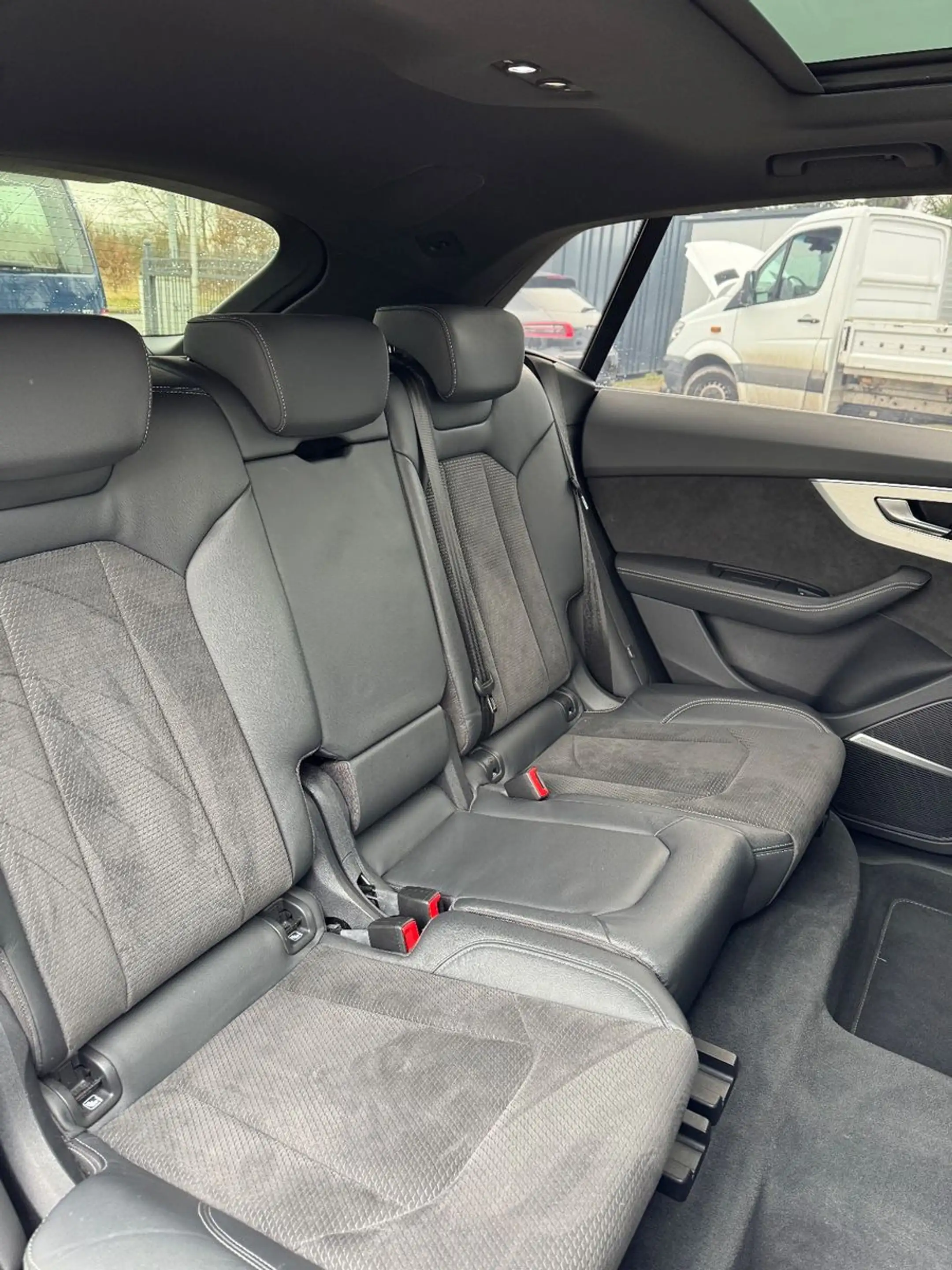 Audi SQ8 4.0 TDI quattro — photo 8