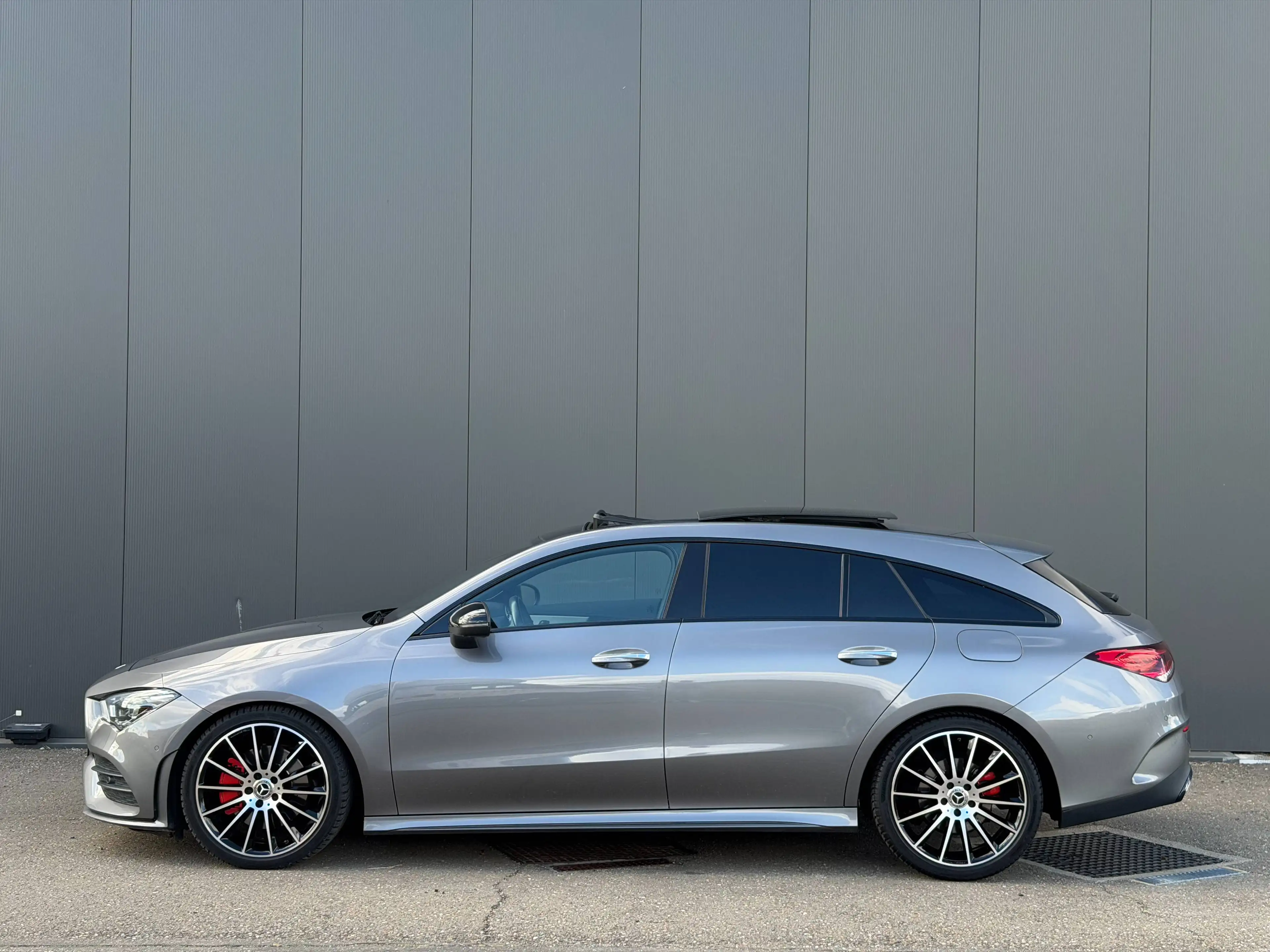 Mercedes-Benz CLA 200 d Shooting Brake 150cv - Pack AMG - Pano - Burmester — photo 6
