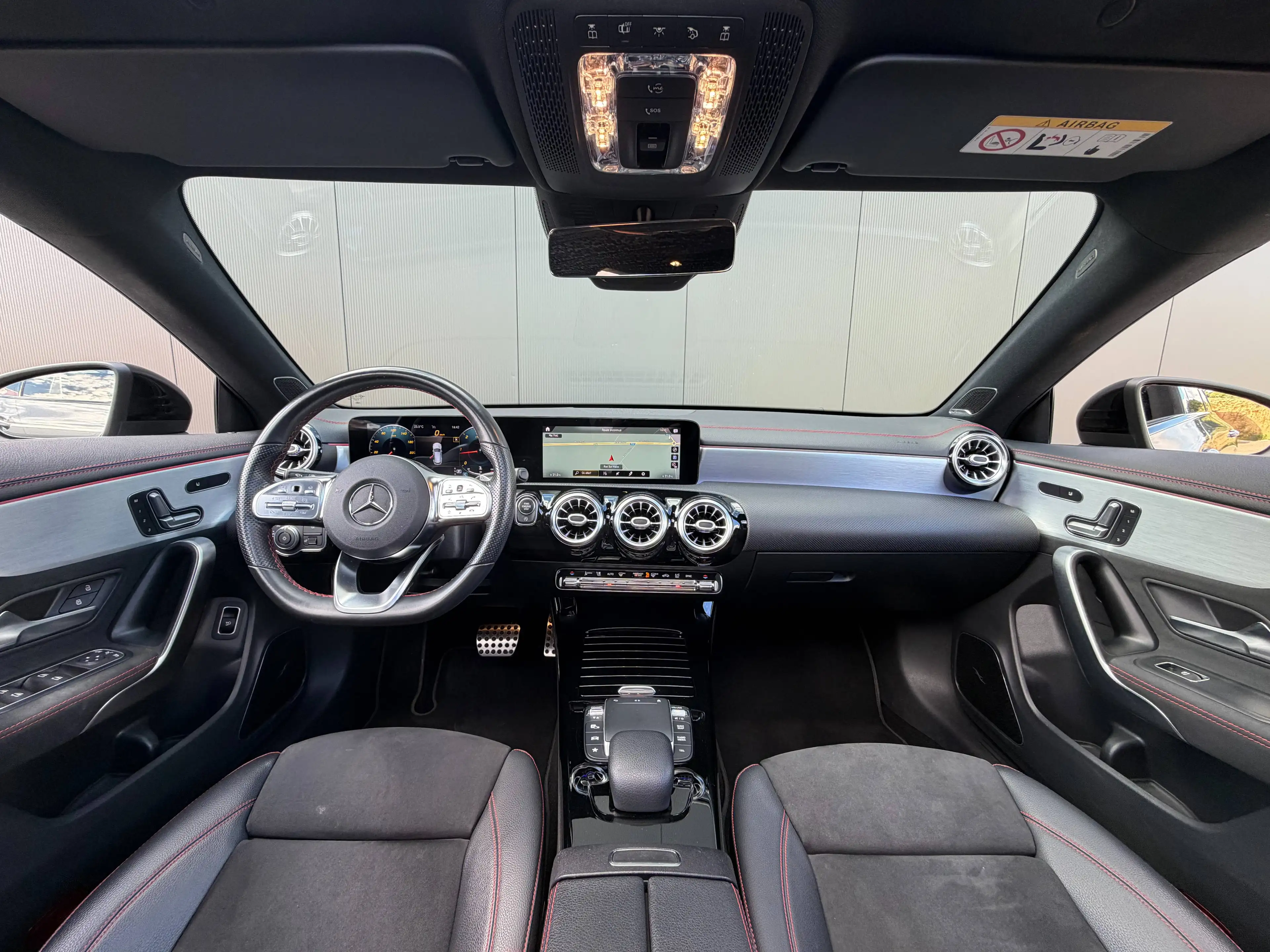 Mercedes-Benz CLA 200 d Shooting Brake 150cv - Pack AMG - Pano - Burmester — photo 11