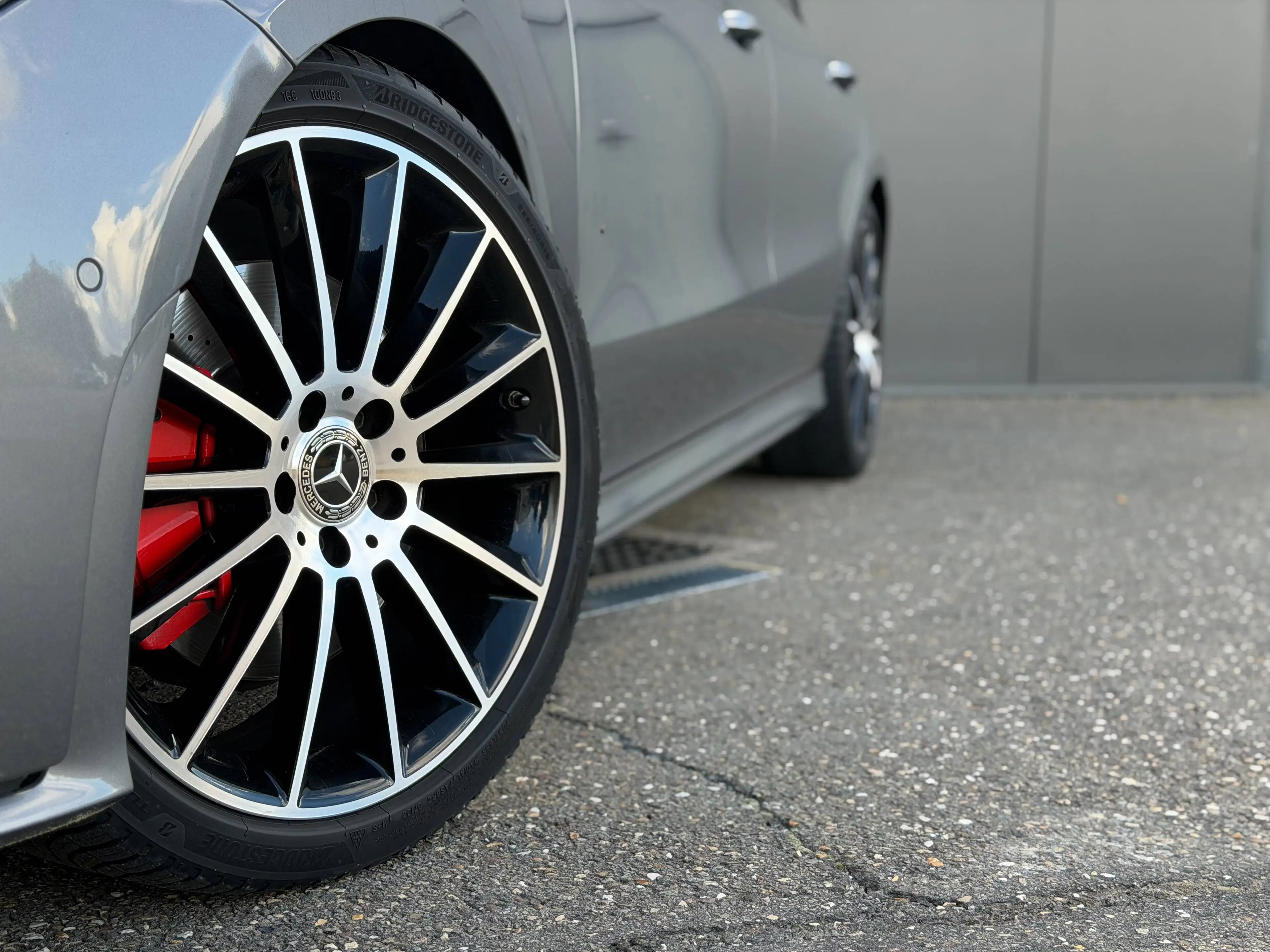 Mercedes-Benz CLA 200 d Shooting Brake 150cv - Pack AMG - Pano - Burmester — photo 8