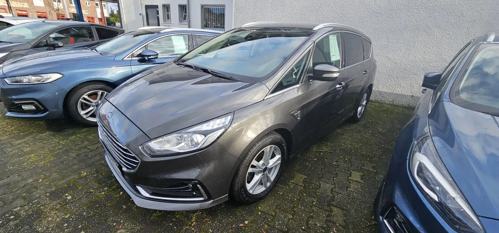 Ford S-Max 2.0 EcoBlue Aut. TITANIUM AHK 7 Sitzer 140 kW (190 Grau - 1