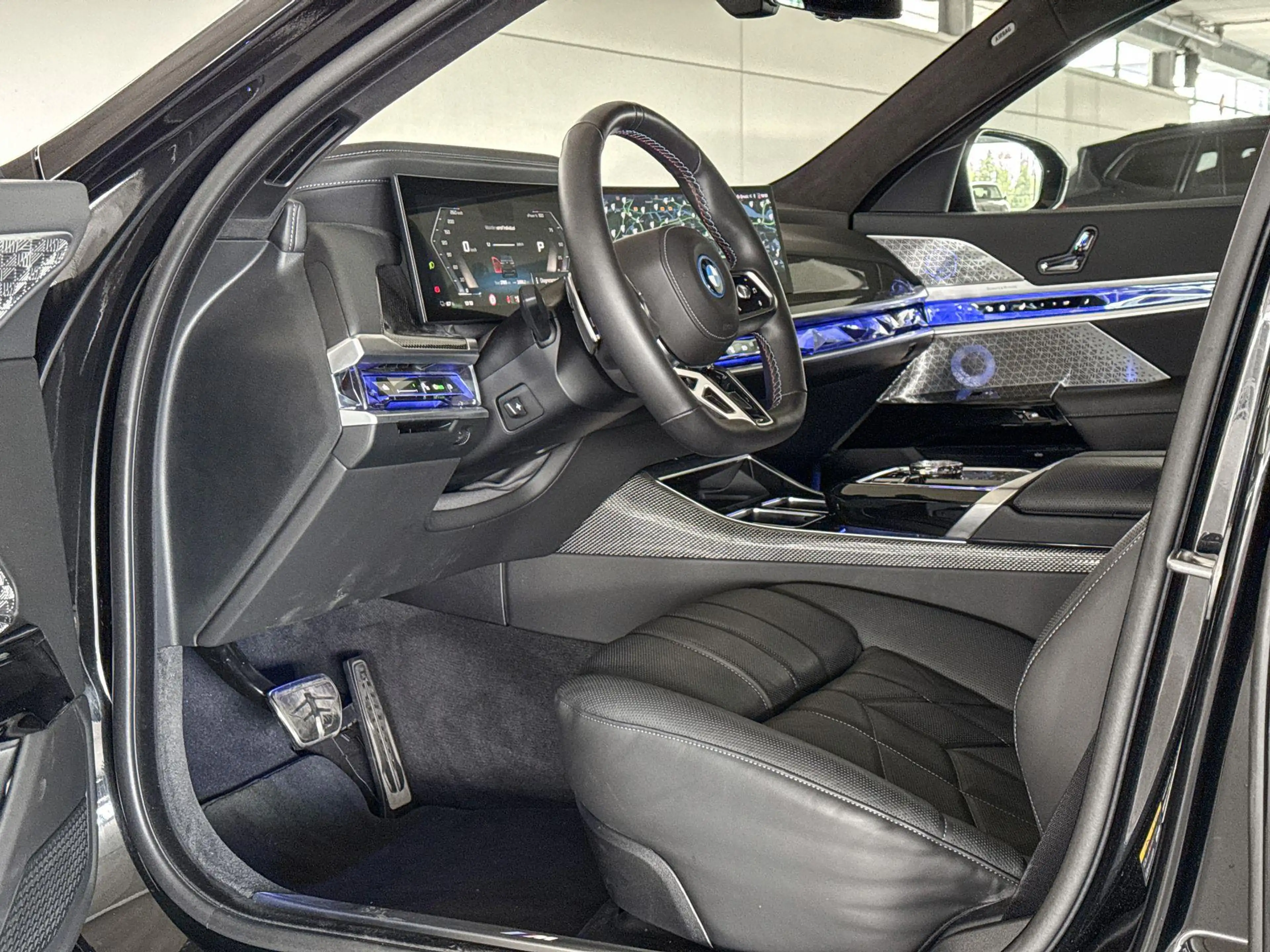 BMW i7 M70 xDrive 106 kWh — photo 9