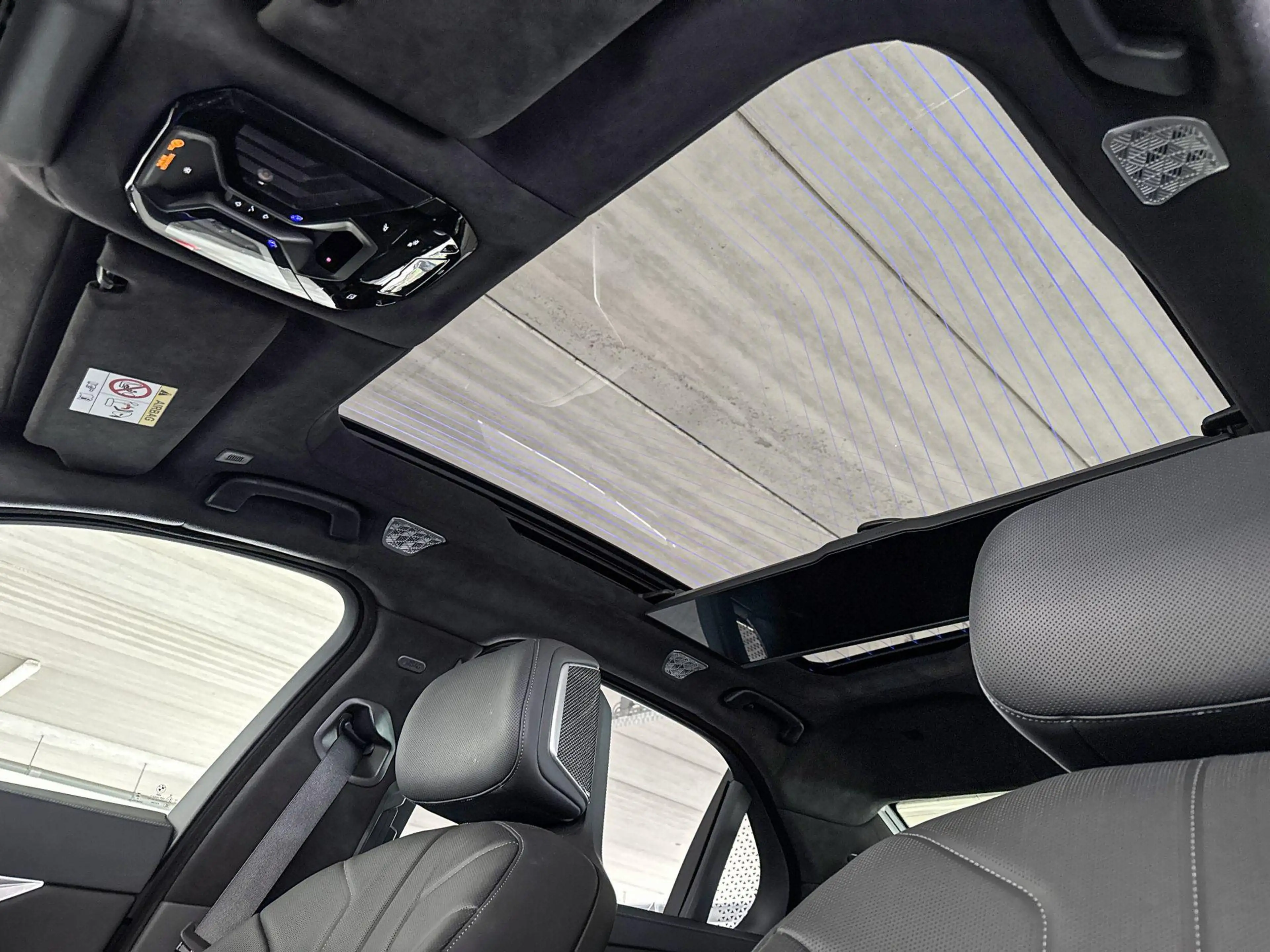 BMW i7 M70 xDrive 106 kWh — photo 11