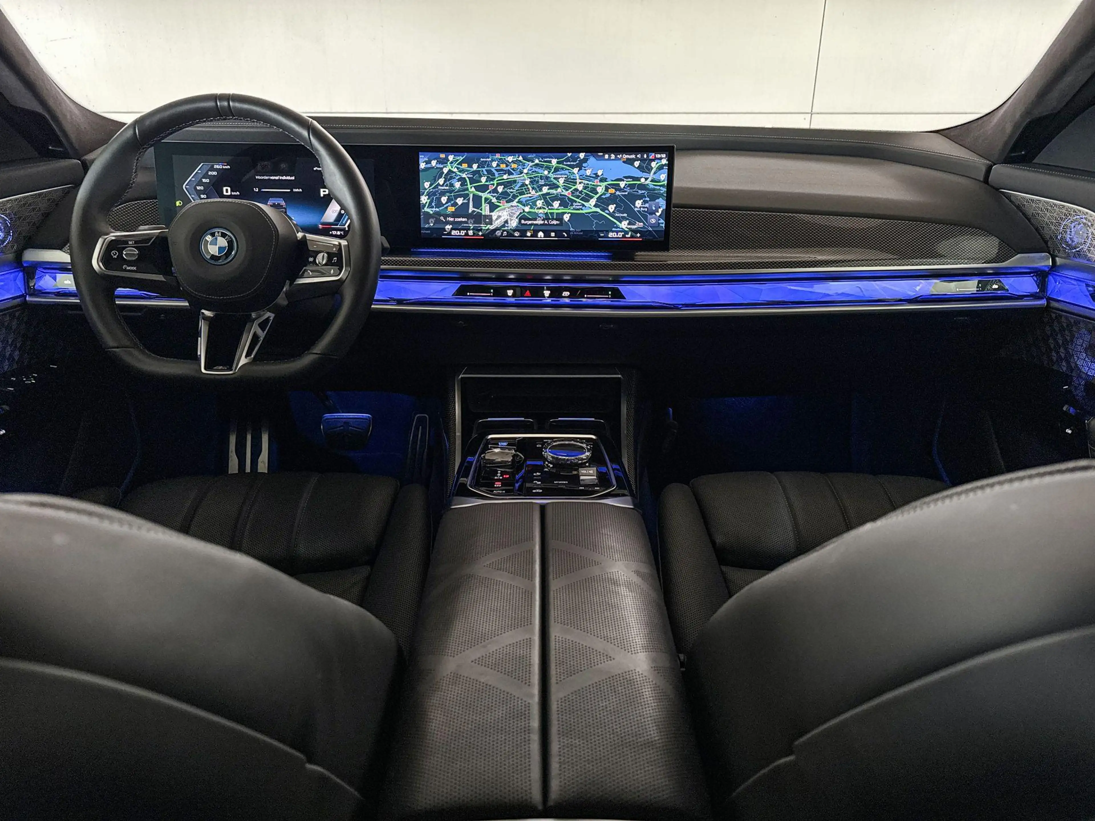 BMW i7 M70 xDrive 106 kWh — photo 12