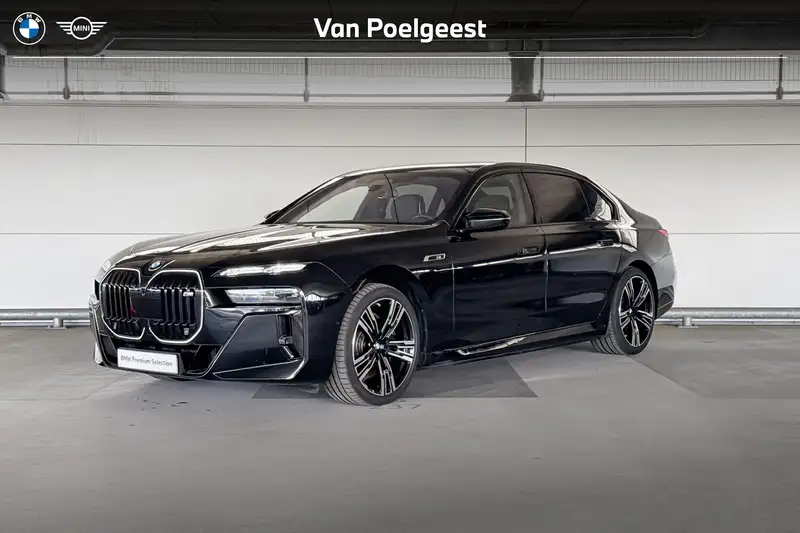 BMW I7