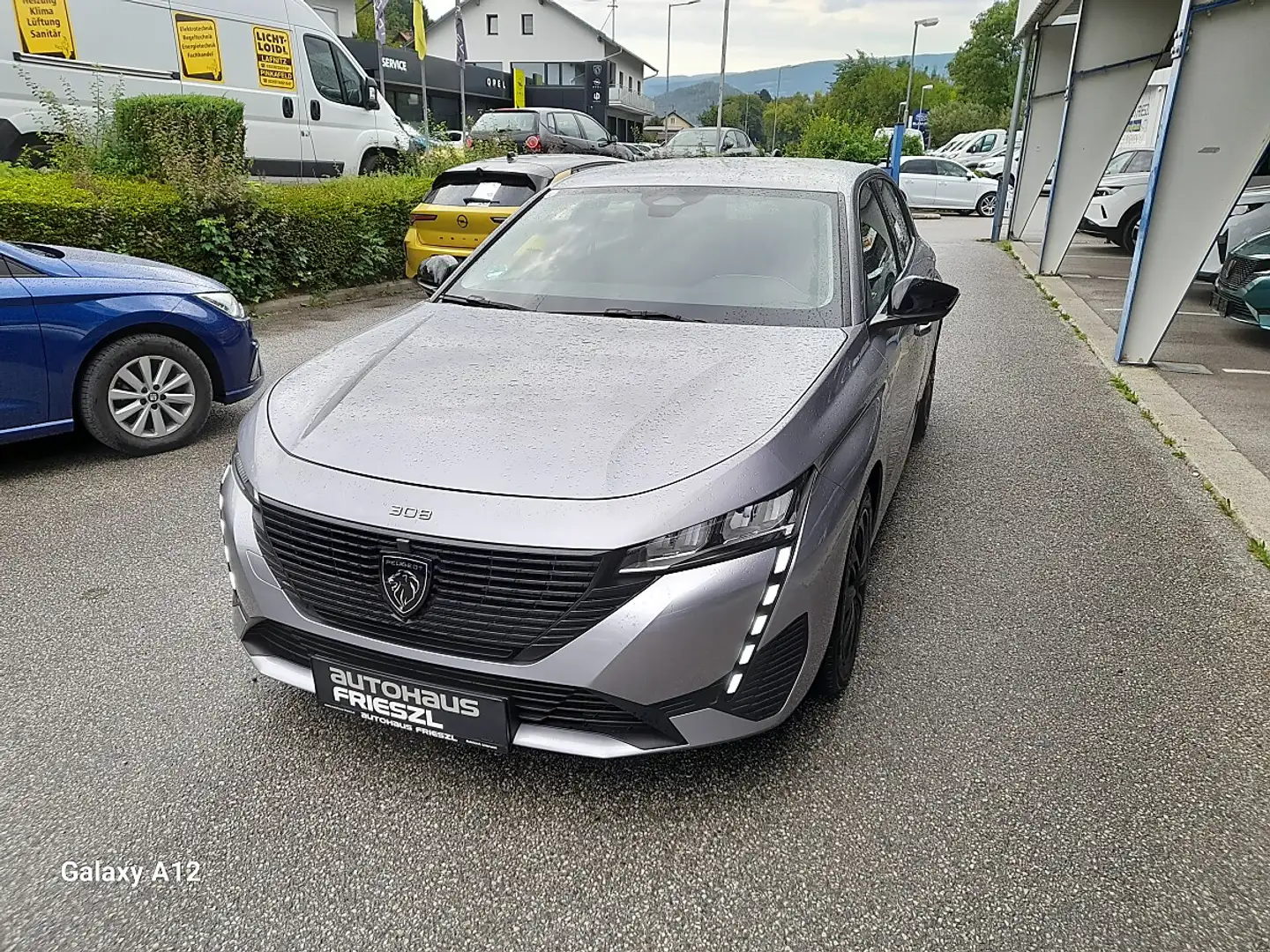 Peugeot 308 1.2 PureTech 110 Active Pack (EURO 6d) Silber - 1