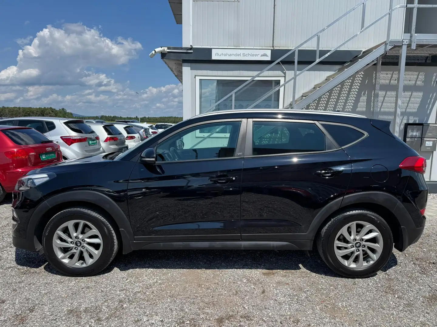 Hyundai TUCSON Tucson 1,7 CRDI Go! Aut. _1 Besitzer_NAVI _KAMERA Schwarz - 2