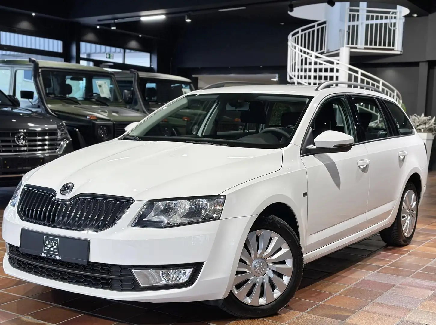 Skoda Octavia COMBI TDI 4x4 AMBITION SHZ TEMPO 2Z-KLIMAAUTO Weiß - 1