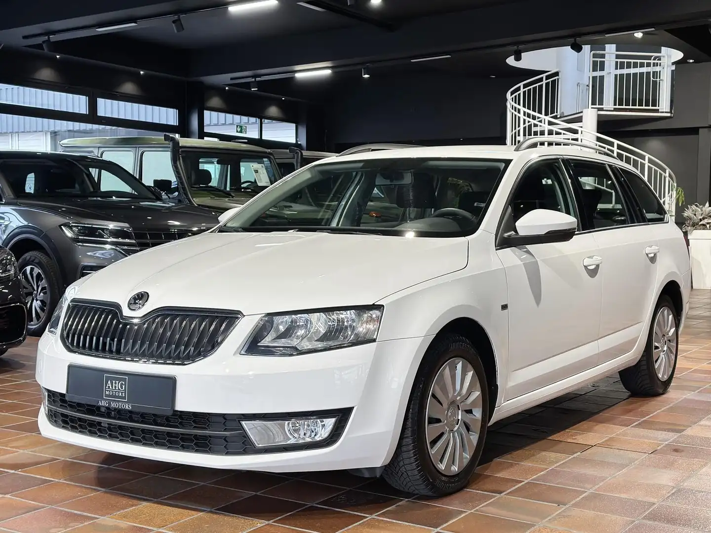 Skoda Octavia COMBI TDI 4x4 AMBITION SHZ TEMPO 2Z-KLIMAAUTO Weiß - 2