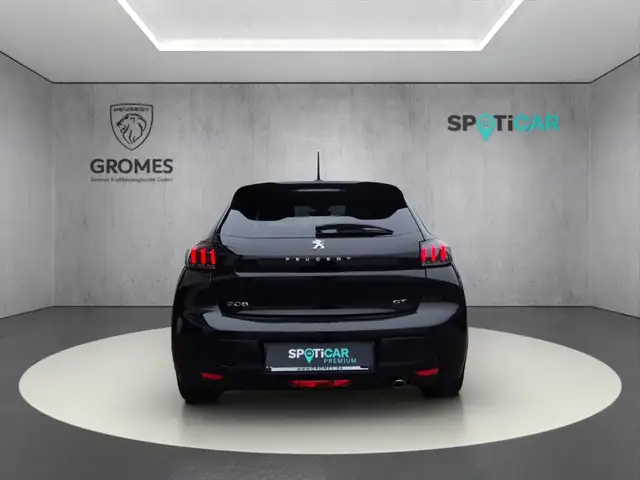 Peugeot 208 view 4