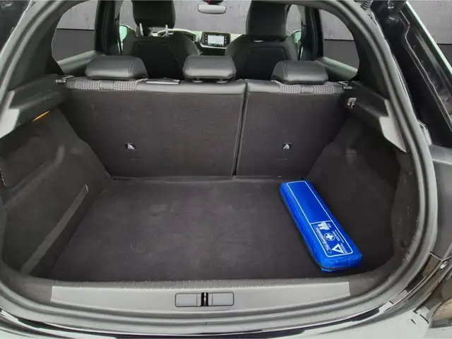 Peugeot 208 view 7