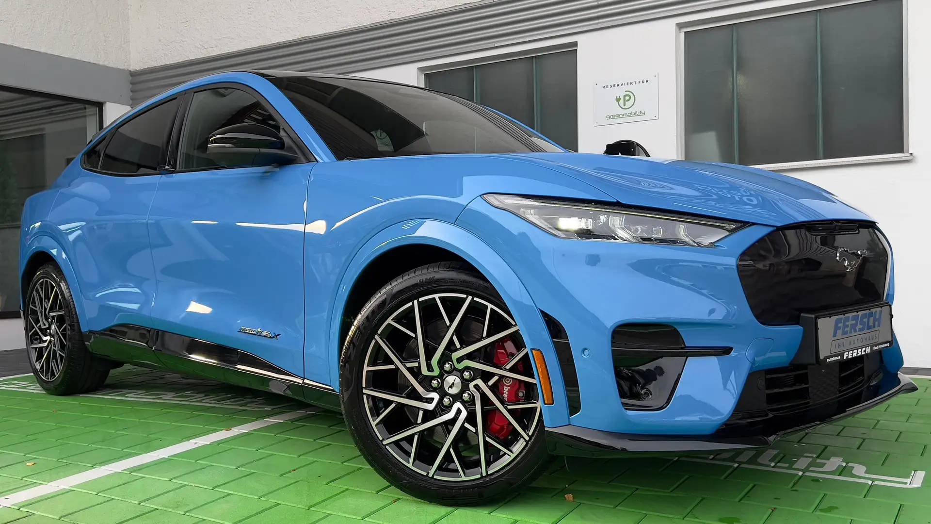 Ford Mustang Mach-E GT Autom. 4x4 mit TOP AUSSTATTUNG u wenig KM Bleu - 1